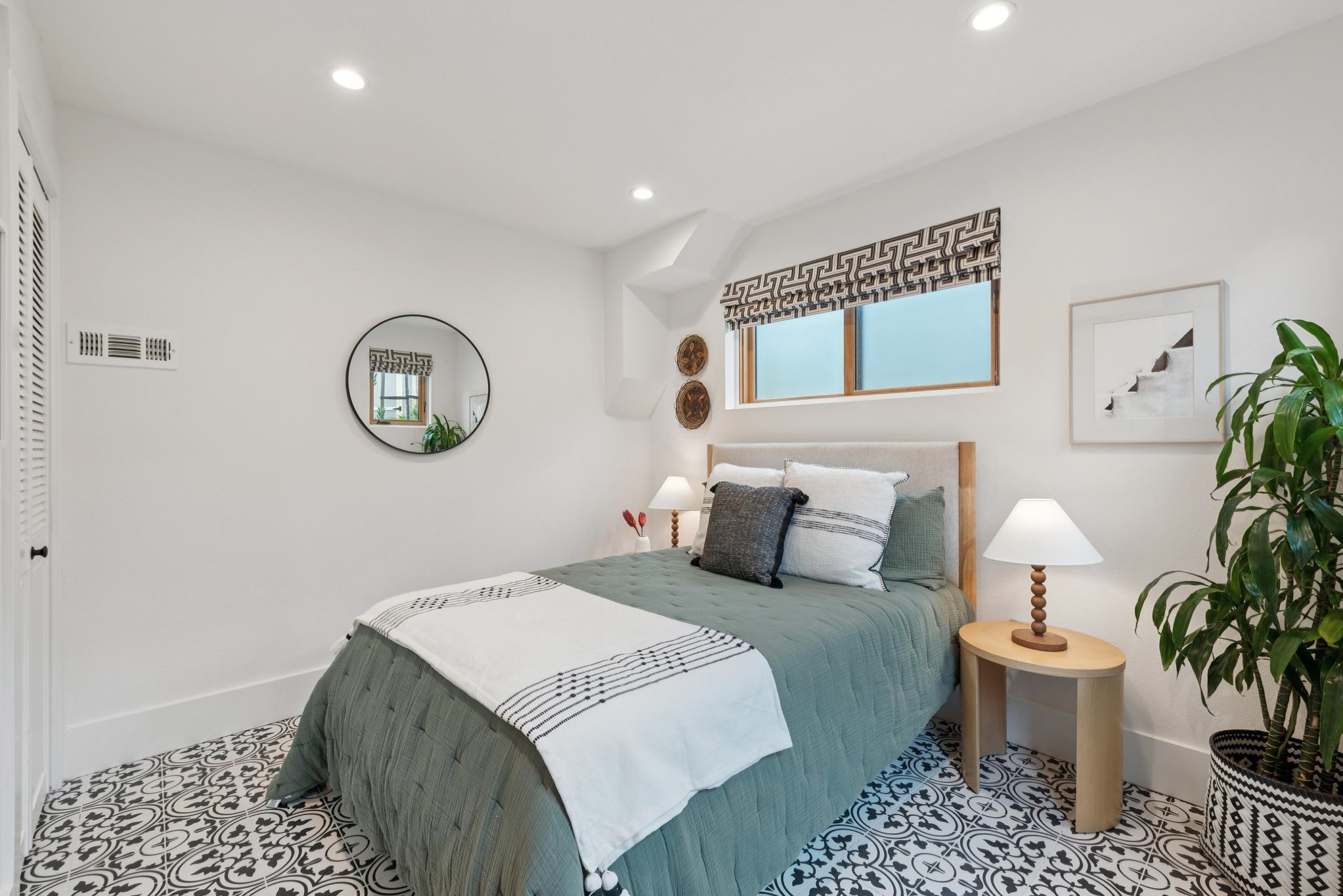 Detail Gallery Image 29 of 45 For 619 62nd St, Oakland,  CA 94609 - 2 Beds | 2 Baths