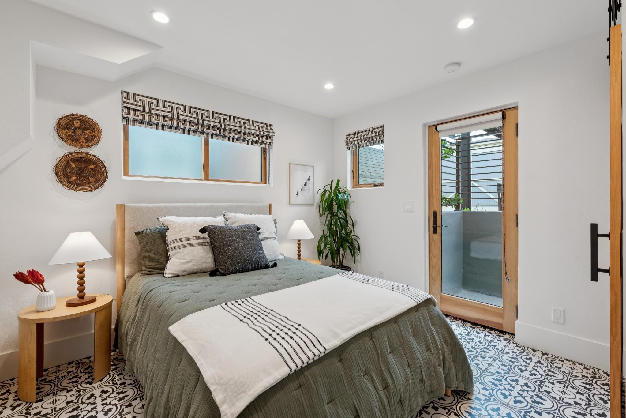 Detail Gallery Image 30 of 45 For 619 62nd St, Oakland,  CA 94609 - 2 Beds | 2 Baths