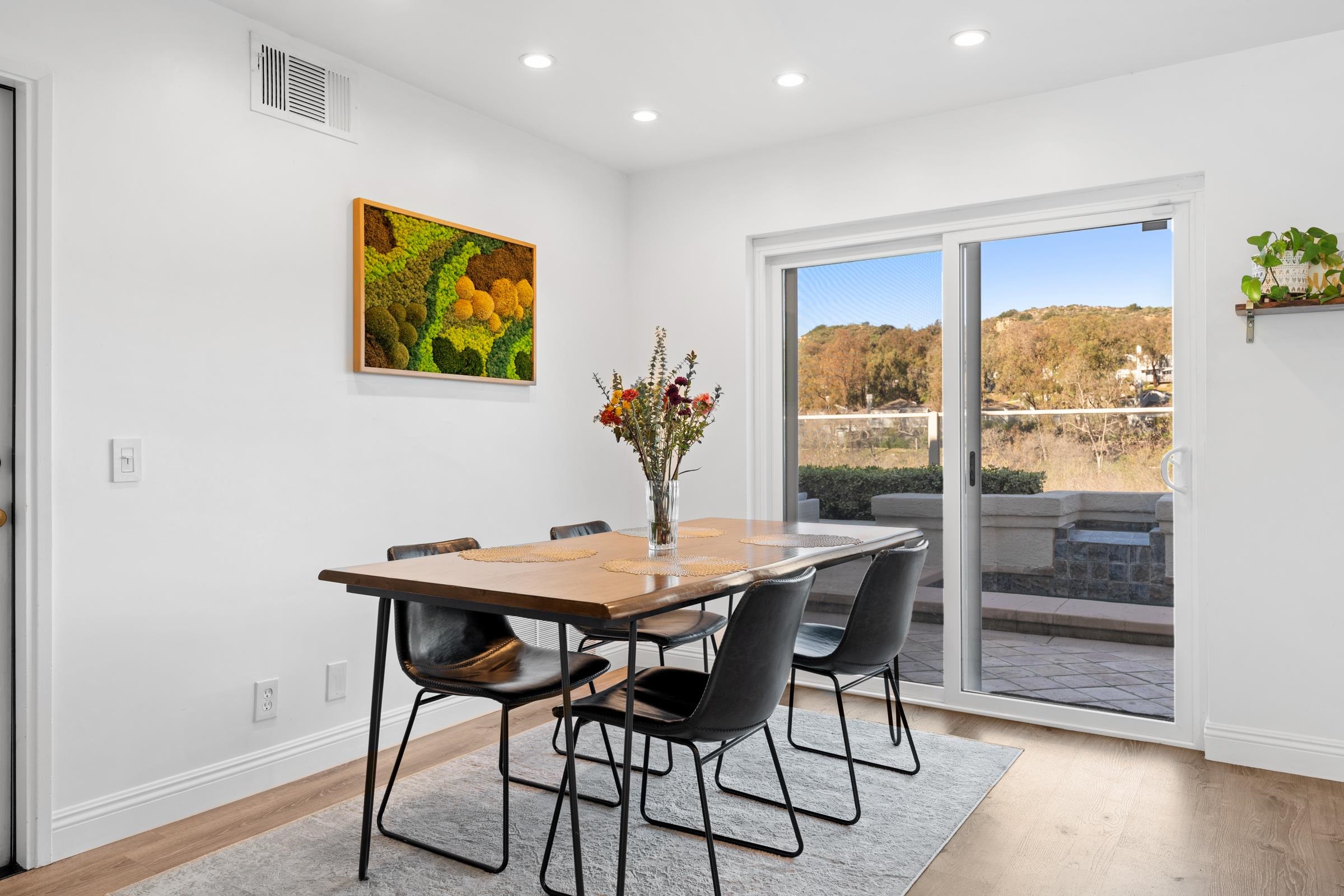 Detail Gallery Image 11 of 41 For 39 Songbird Ln, Aliso Viejo,  CA 92656 - 3 Beds | 2/1 Baths