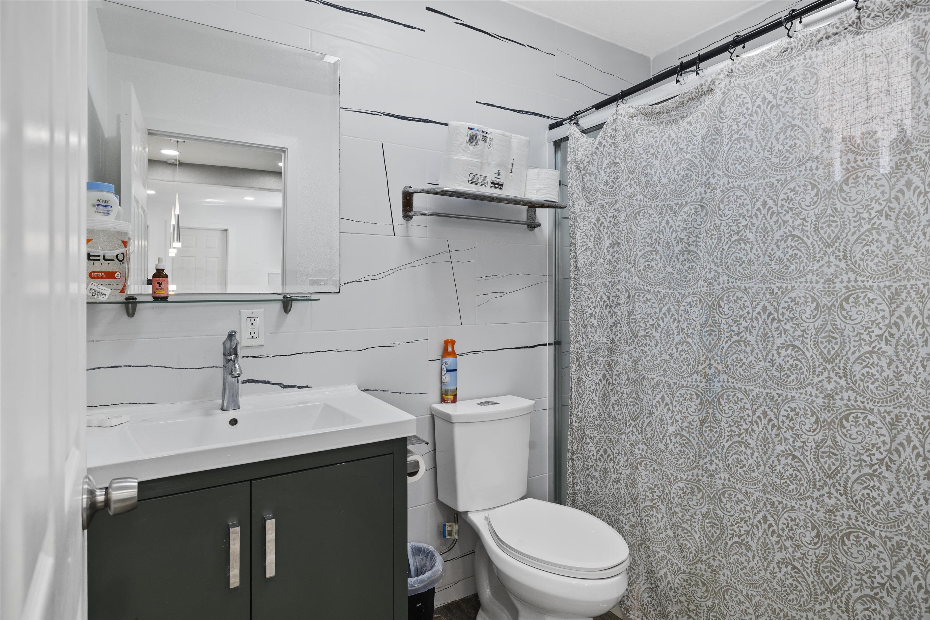 Detail Gallery Image 17 of 27 For 923 Kelvin Rd, El Sobrante,  CA 94803 - 3 Beds | 2 Baths