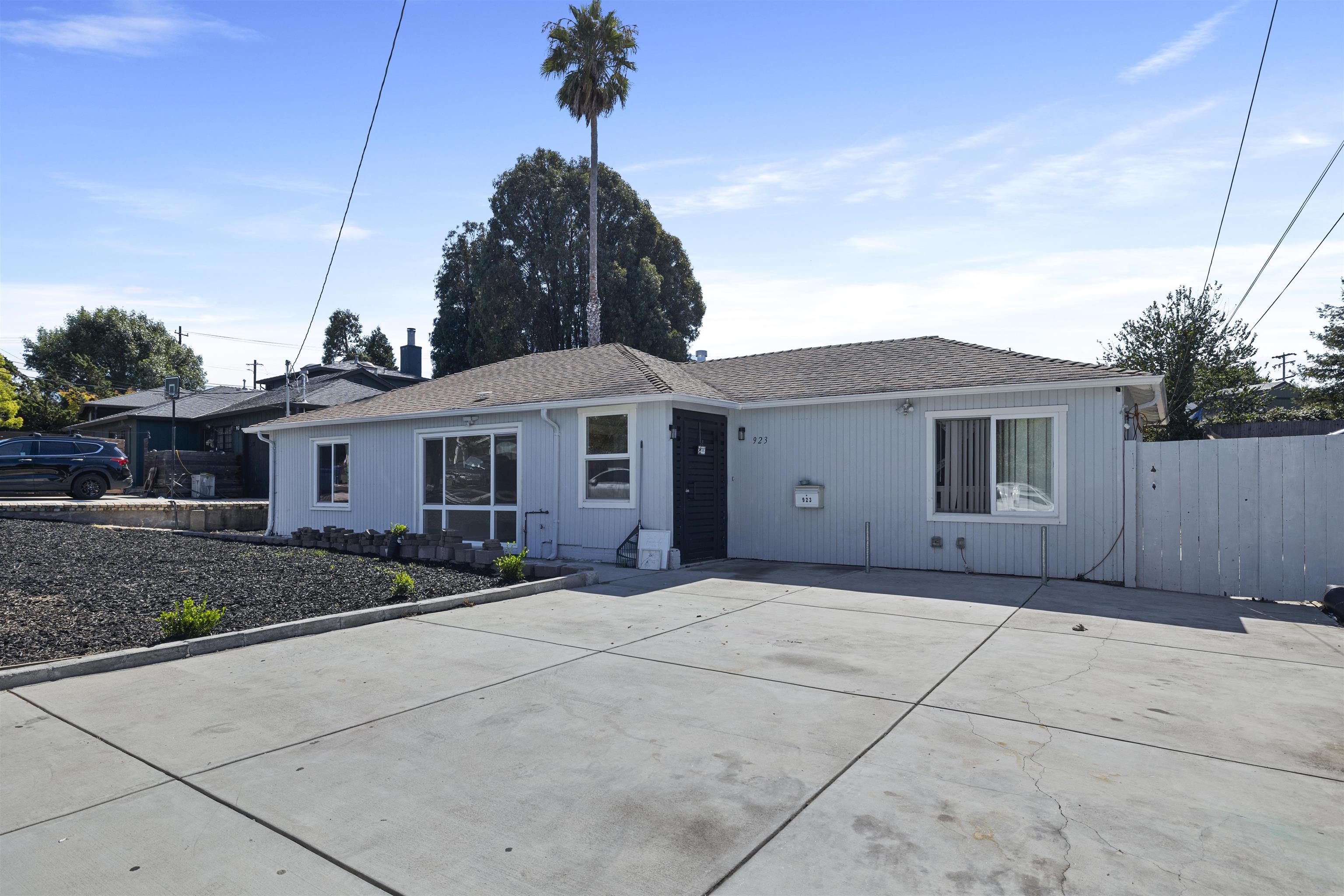 Detail Gallery Image 3 of 27 For 923 Kelvin Rd, El Sobrante,  CA 94803 - 3 Beds | 2 Baths