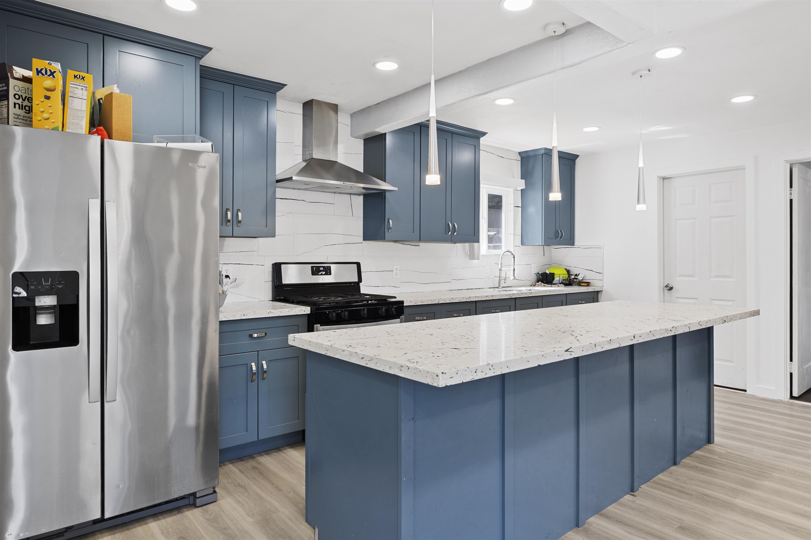 Detail Gallery Image 9 of 27 For 923 Kelvin Rd, El Sobrante,  CA 94803 - 3 Beds | 2 Baths