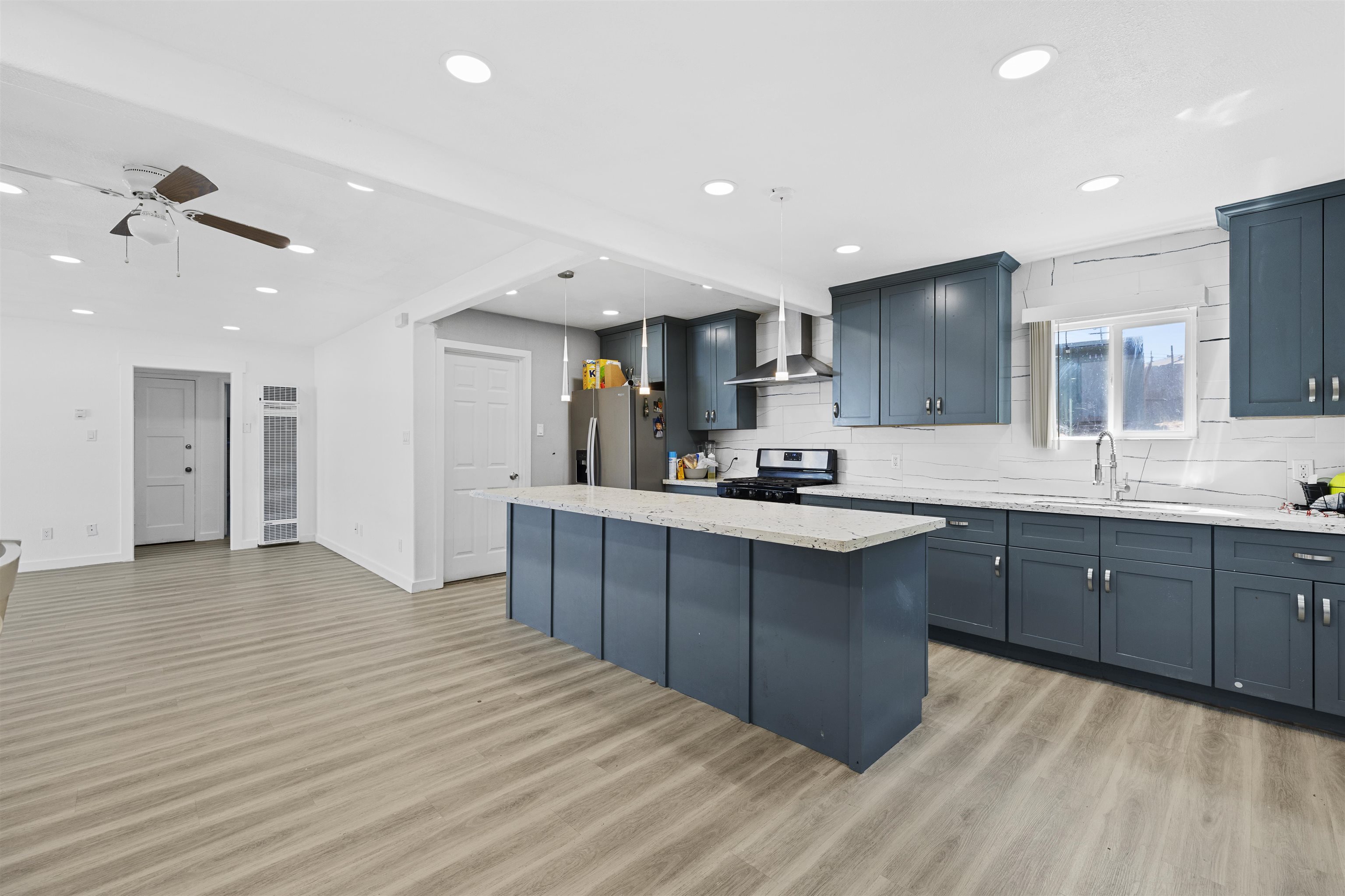 Detail Gallery Image 10 of 27 For 923 Kelvin Rd, El Sobrante,  CA 94803 - 3 Beds | 2 Baths