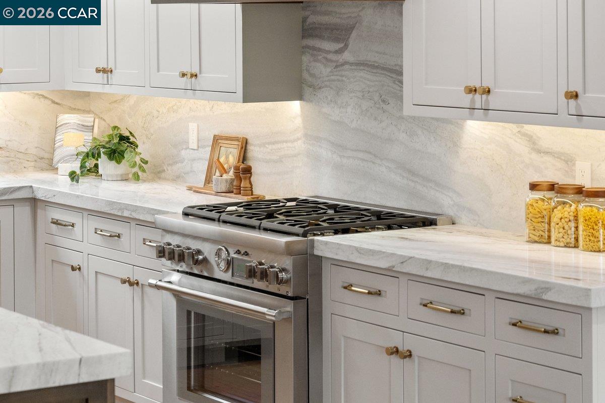 Detail Gallery Image 15 of 54 For 1 Waverly Ct, Alamo,  CA 94507 - 5 Beds | 4/1 Baths