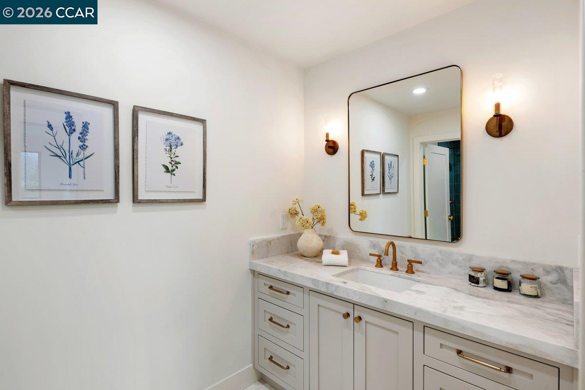 Detail Gallery Image 38 of 54 For 1 Waverly Ct, Alamo,  CA 94507 - 5 Beds | 4/1 Baths