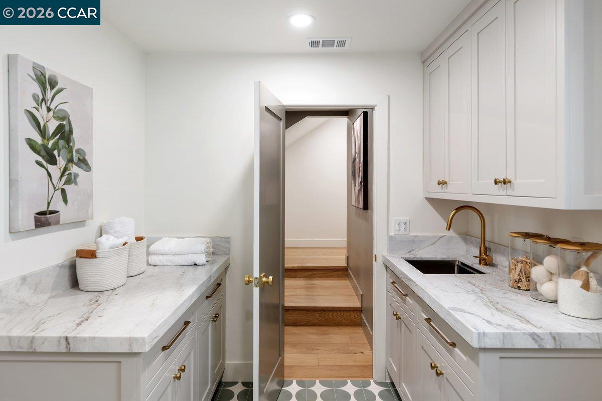 Detail Gallery Image 43 of 54 For 1 Waverly Ct, Alamo,  CA 94507 - 5 Beds | 4/1 Baths