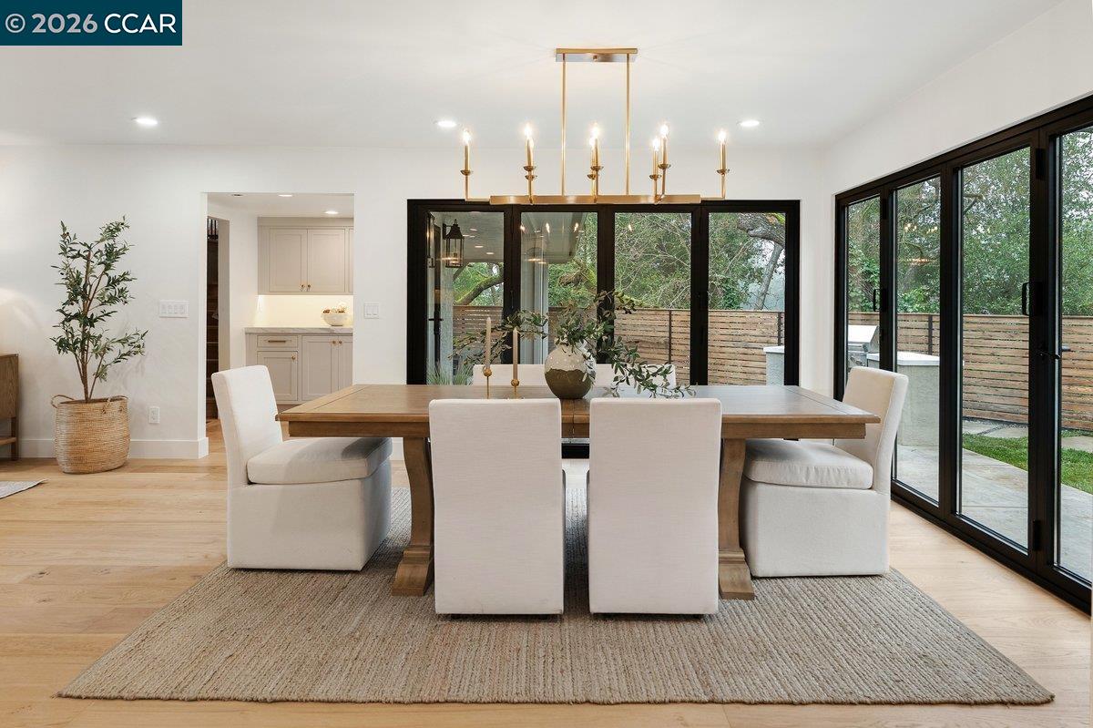 Detail Gallery Image 10 of 54 For 1 Waverly Ct, Alamo,  CA 94507 - 5 Beds | 4/1 Baths