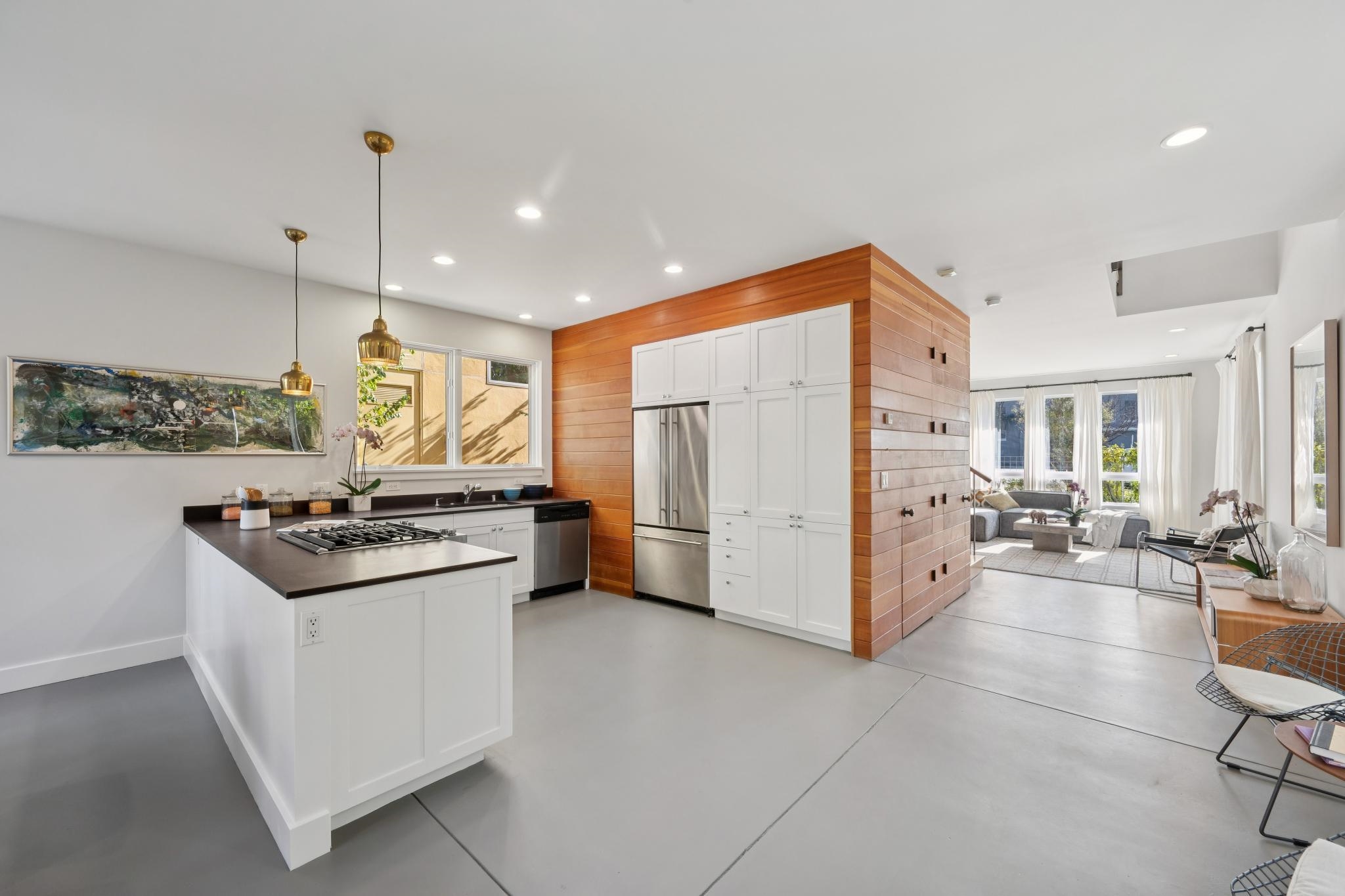 Detail Gallery Image 13 of 60 For 1126 Ocean Avenue, Oakland,  CA 94608 - 2 Beds | 2/1 Baths