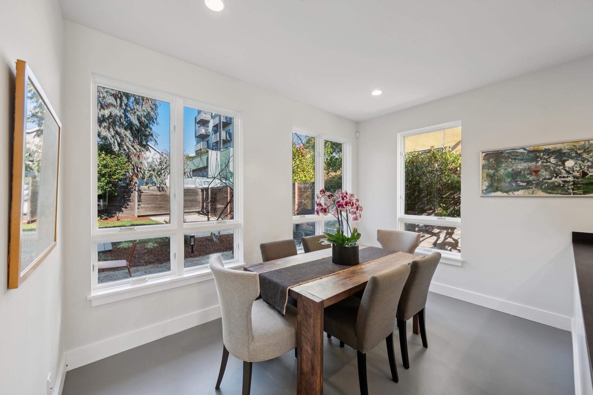 Detail Gallery Image 16 of 60 For 1126 Ocean Avenue, Oakland,  CA 94608 - 2 Beds | 2/1 Baths