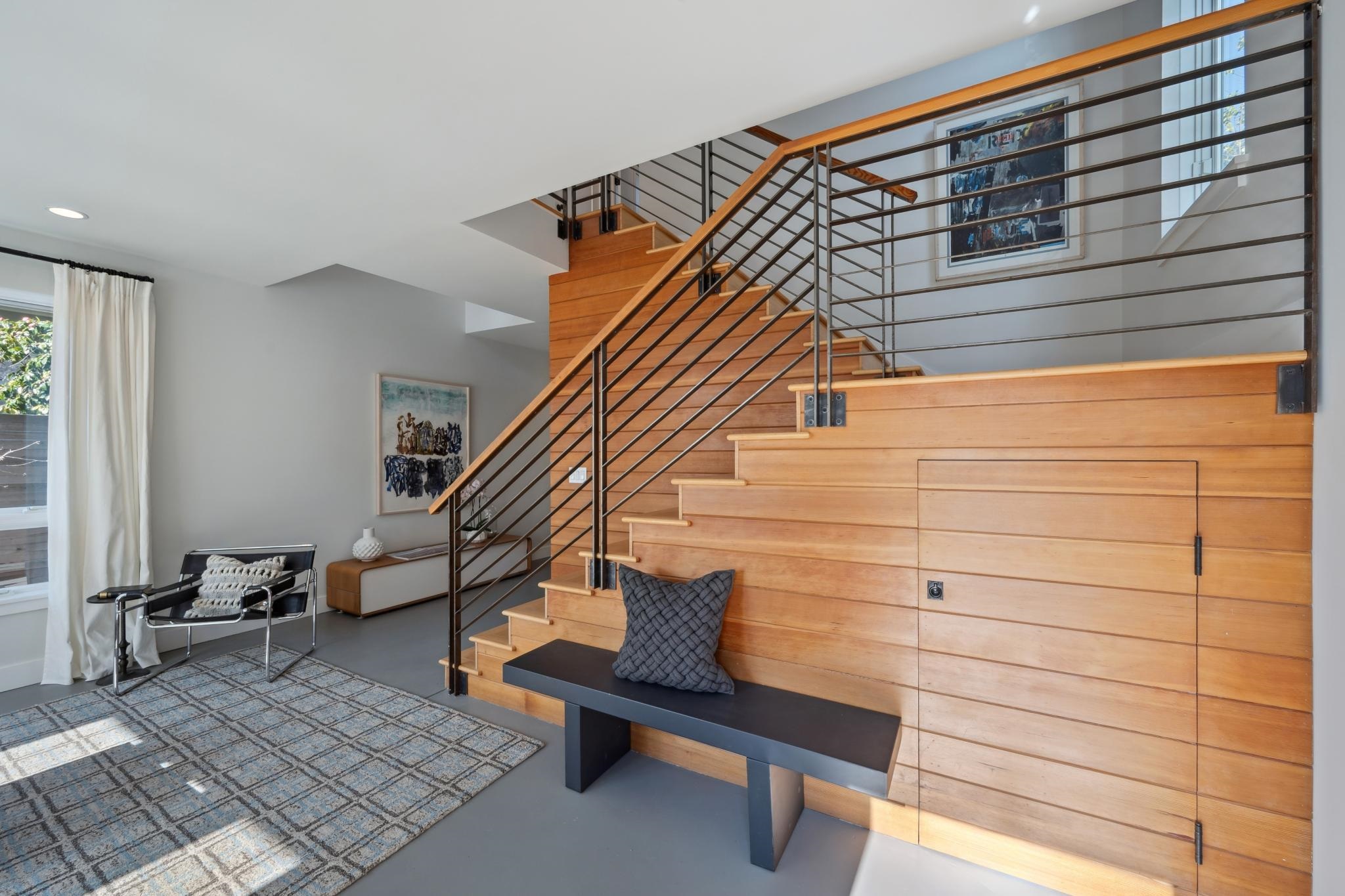 Detail Gallery Image 5 of 60 For 1126 Ocean Avenue, Oakland,  CA 94608 - 2 Beds | 2/1 Baths