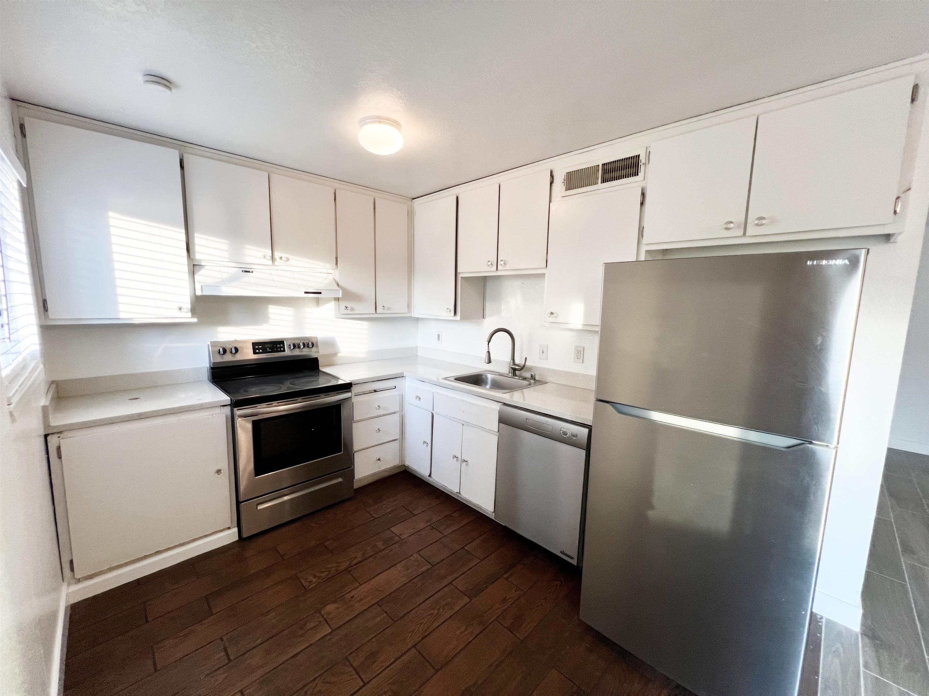 Detail Gallery Image 3 of 12 For 716 Northfield Dr #C,  Sacramento,  CA 95833 - 3 Beds | 1/1 Baths