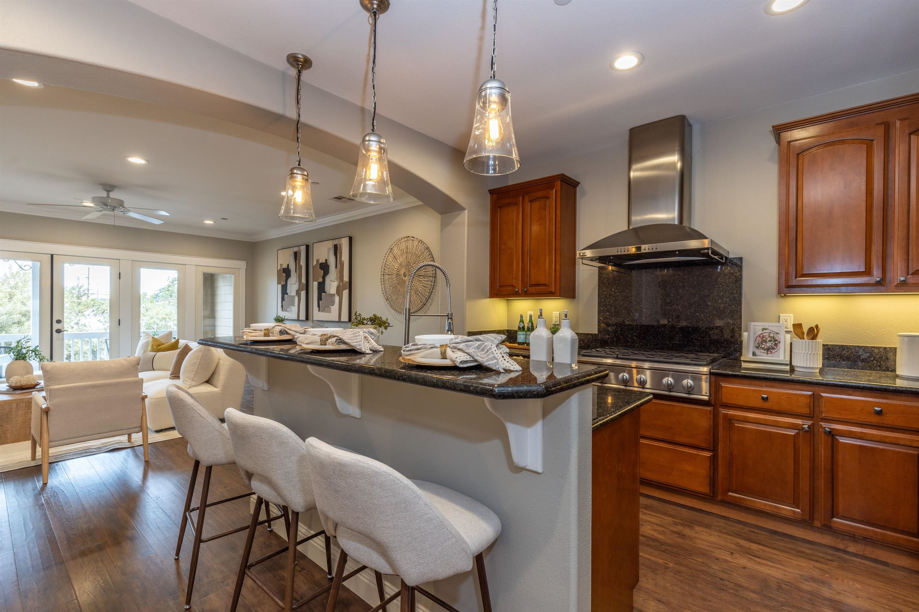 Photo #2: 41122304 Listing: Photo #2