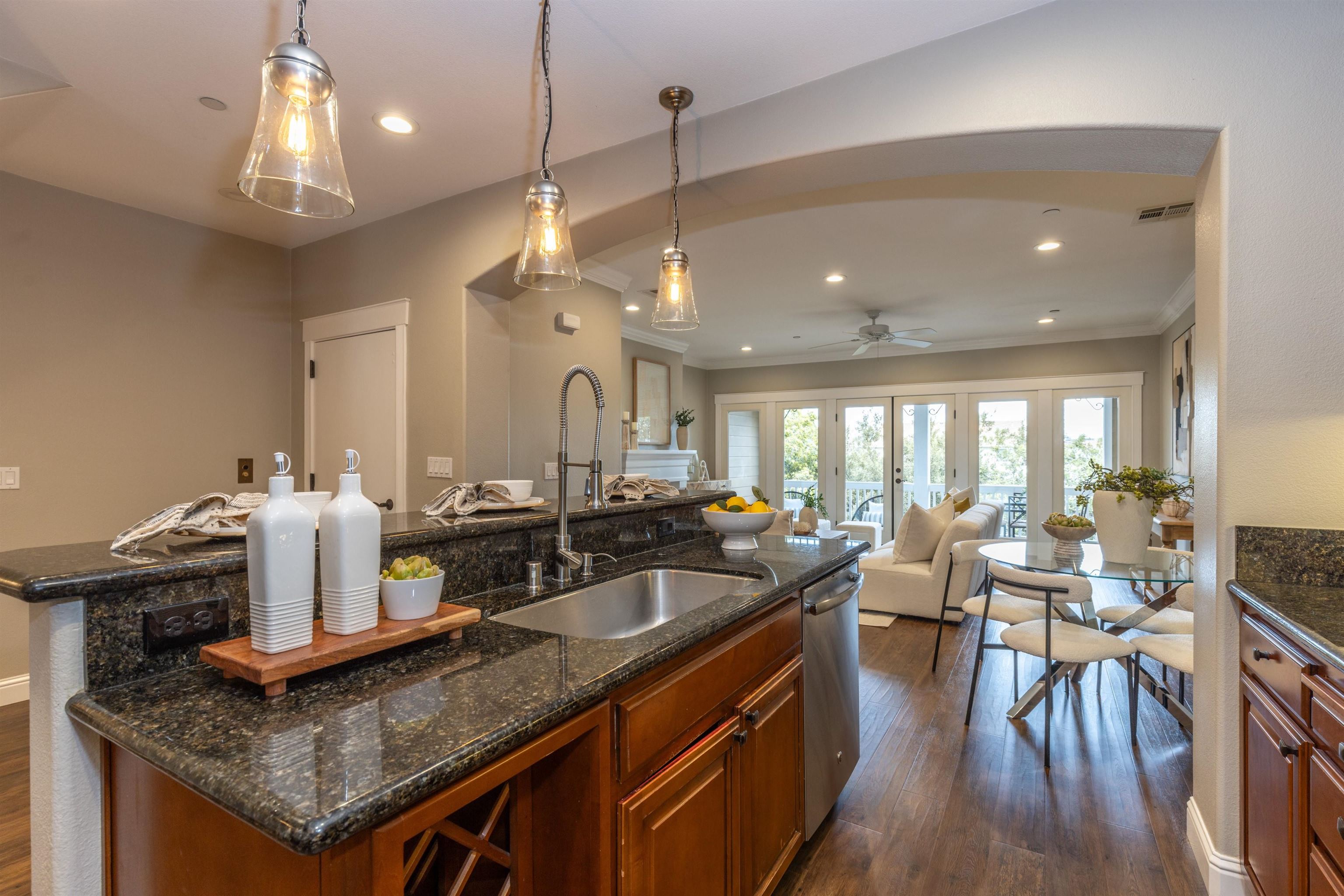 Photo #3: 41122304 Listing: Photo #3