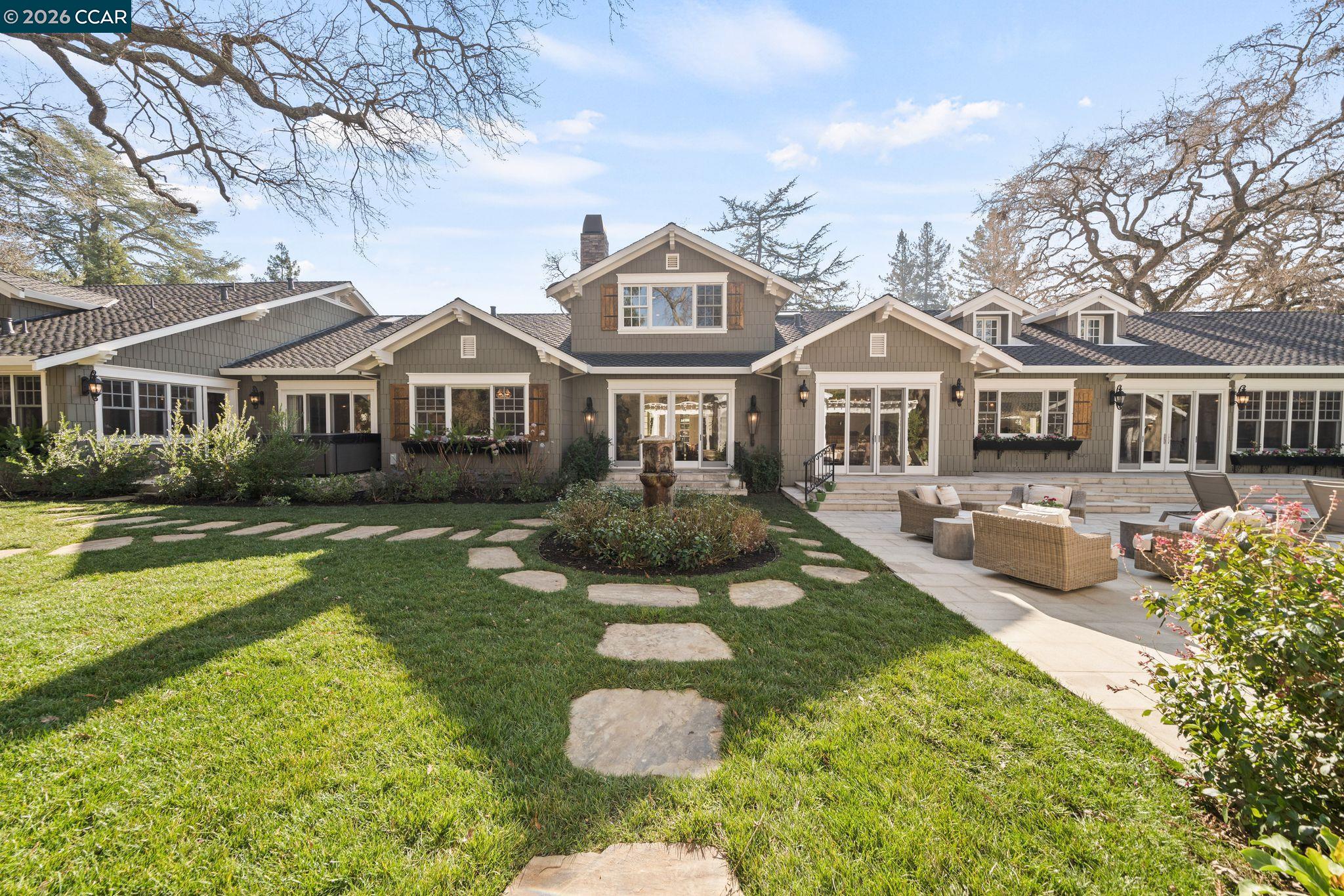 Detail Gallery Image 13 of 60 For 1749 Alameda Diablo, Diablo,  CA 94528 - 6 Beds | 9/1 Baths