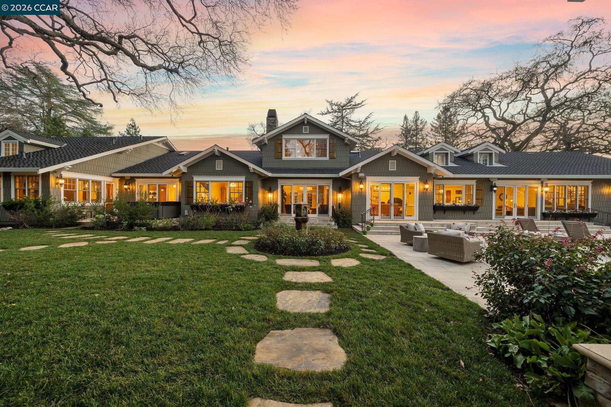 Detail Gallery Image 4 of 60 For 1749 Alameda Diablo, Diablo,  CA 94528 - 6 Beds | 9/1 Baths