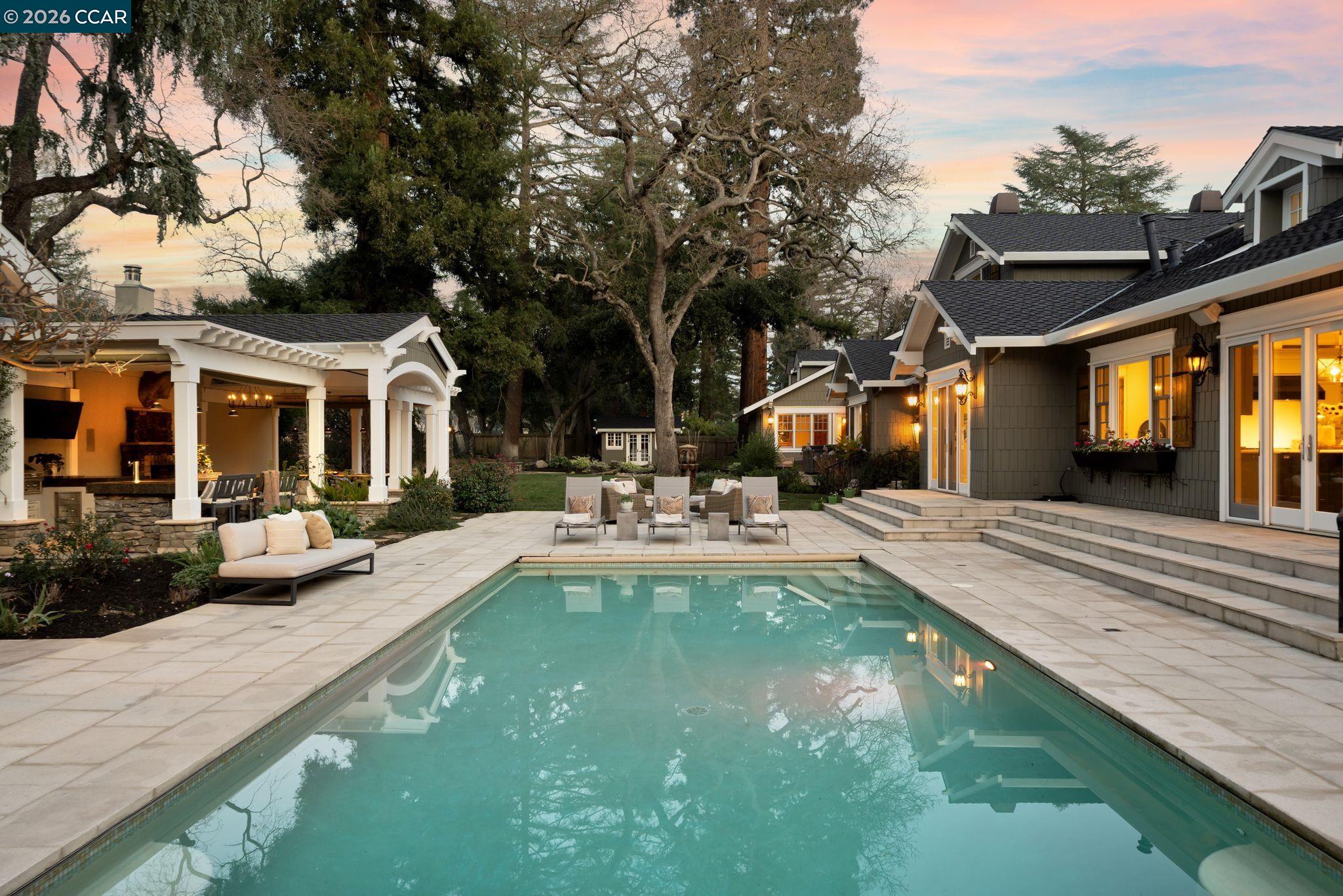 Detail Gallery Image 5 of 60 For 1749 Alameda Diablo, Diablo,  CA 94528 - 6 Beds | 9/1 Baths