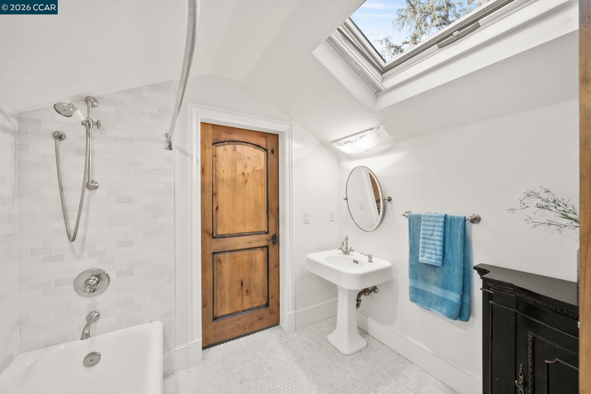 Detail Gallery Image 51 of 60 For 1749 Alameda Diablo, Diablo,  CA 94528 - 6 Beds | 9/1 Baths