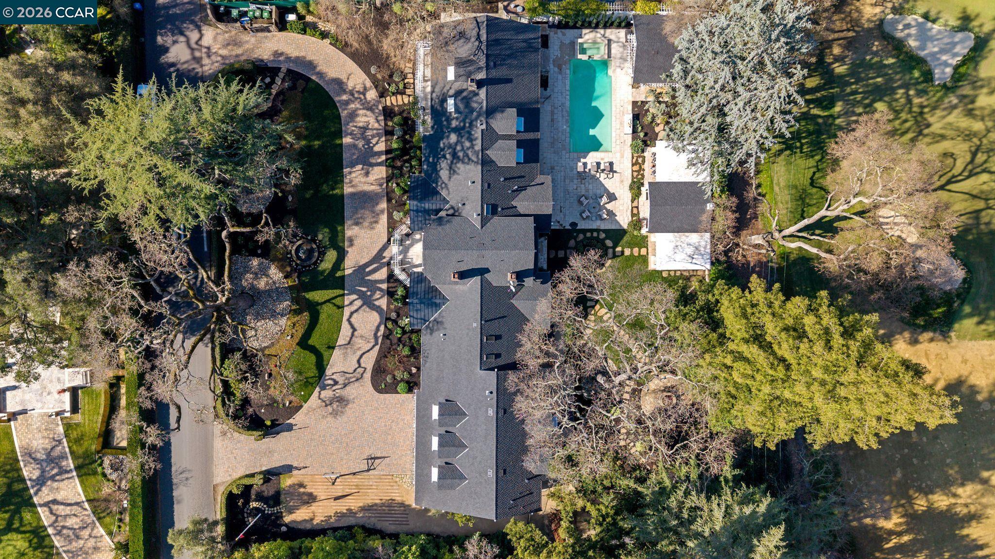 Detail Gallery Image 9 of 60 For 1749 Alameda Diablo, Diablo,  CA 94528 - 6 Beds | 9/1 Baths