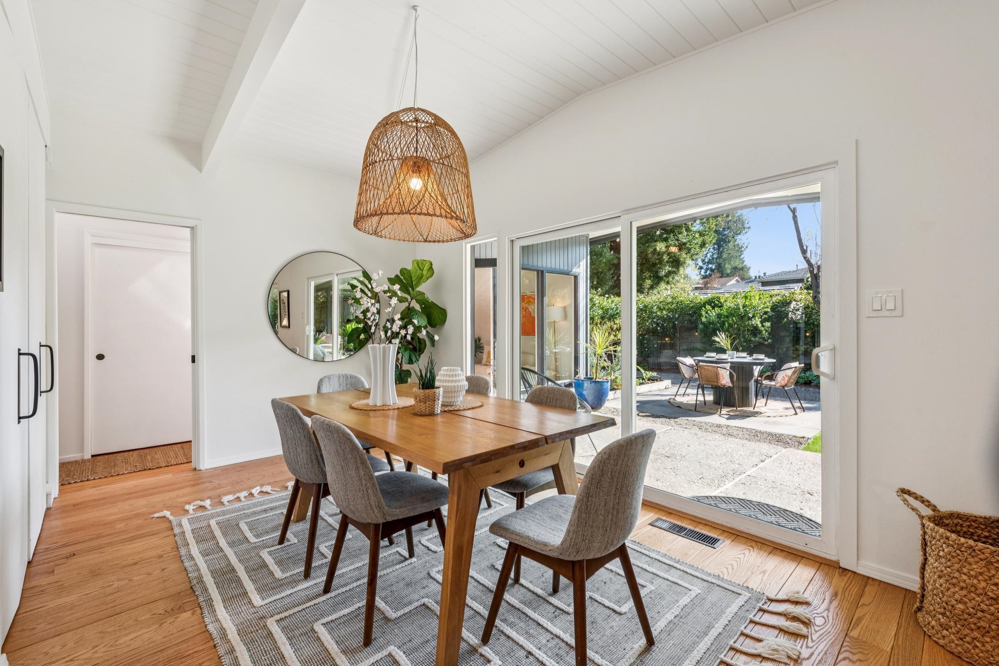 Detail Gallery Image 12 of 47 For 58 Arlington Ave, Kensington,  CA 94707 - 4 Beds | 2 Baths