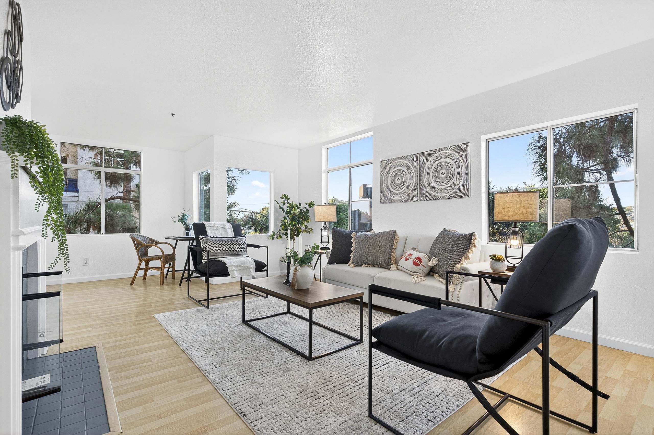 Photo #3: 41122308 Listing: Photo #3