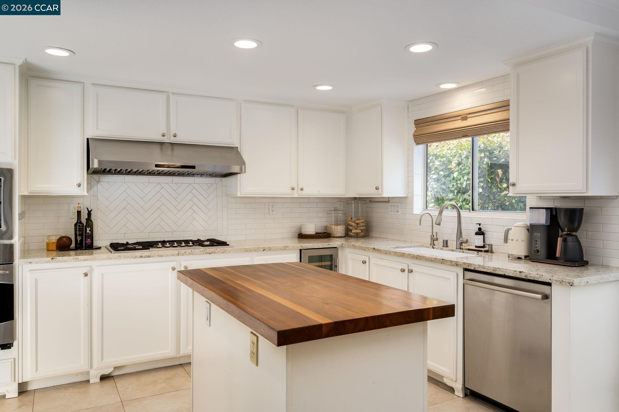 Detail Gallery Image 14 of 56 For 1057 Cheshire Cir, Danville,  CA 94506 - 4 Beds | 3 Baths