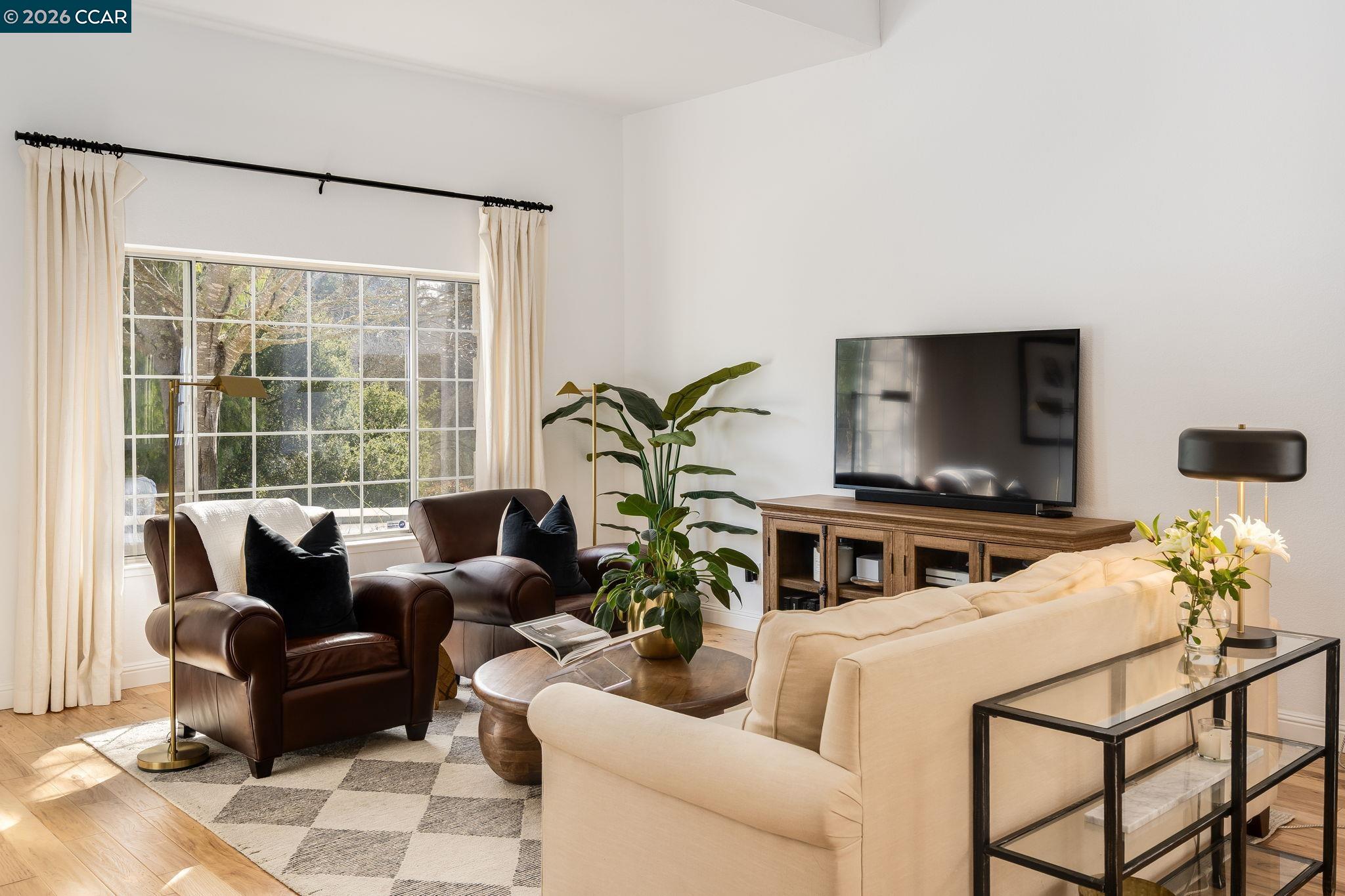 Detail Gallery Image 7 of 56 For 1057 Cheshire Cir, Danville,  CA 94506 - 4 Beds | 3 Baths