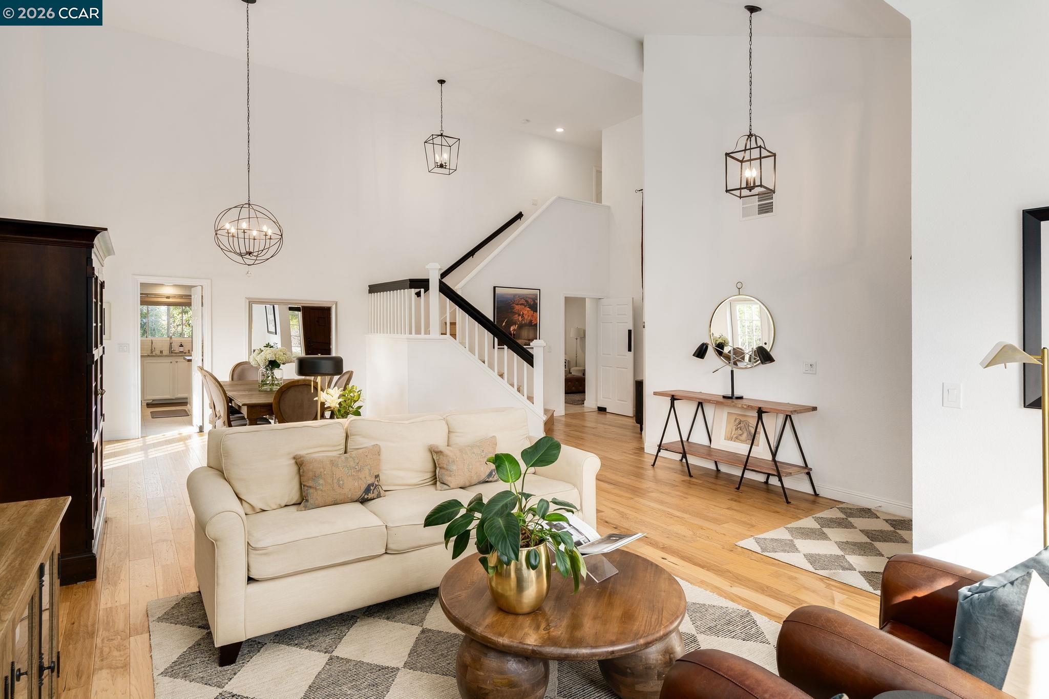 Detail Gallery Image 8 of 56 For 1057 Cheshire Cir, Danville,  CA 94506 - 4 Beds | 3 Baths