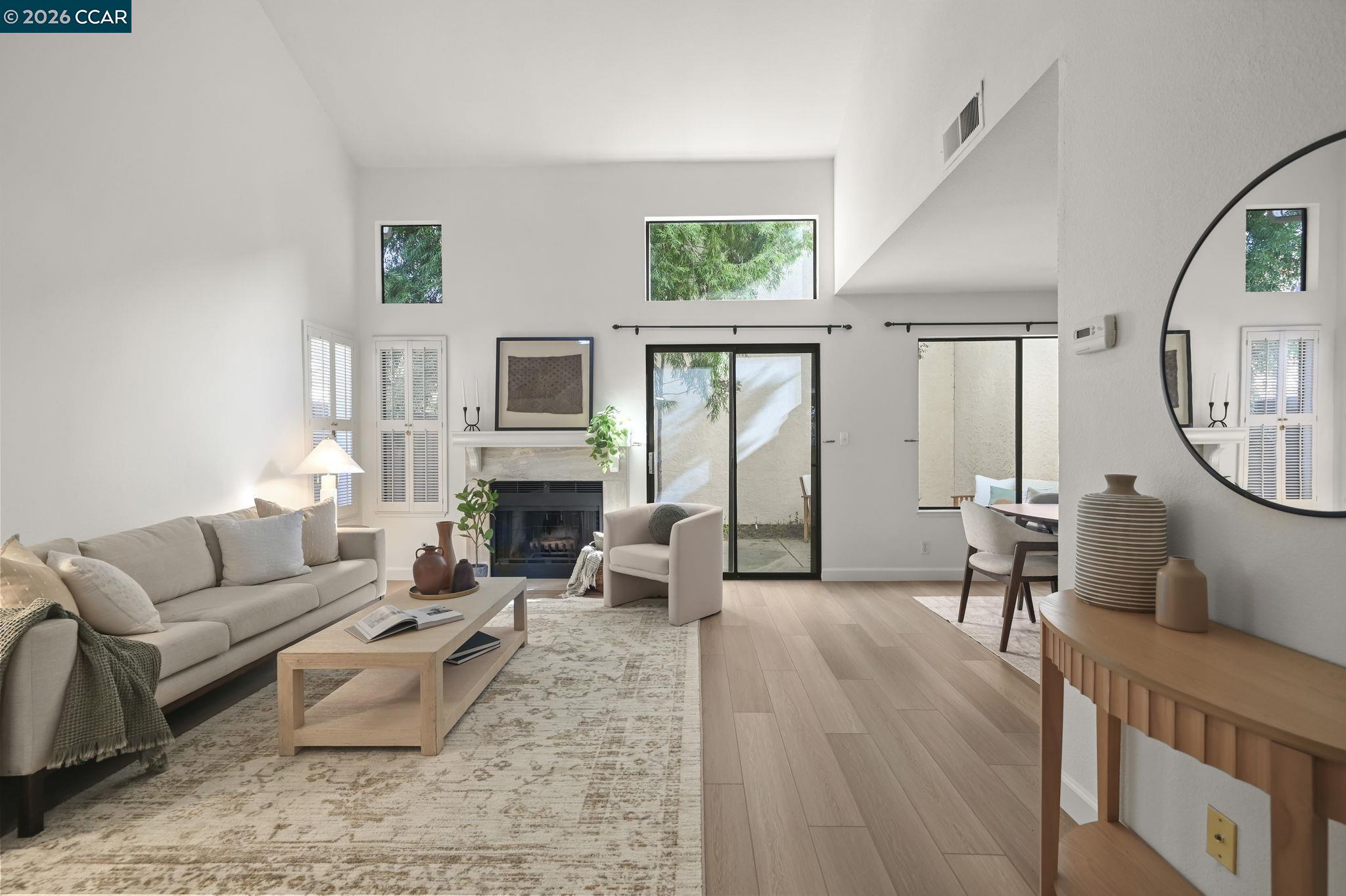 Photo #2: 41122312 Listing: Photo #2