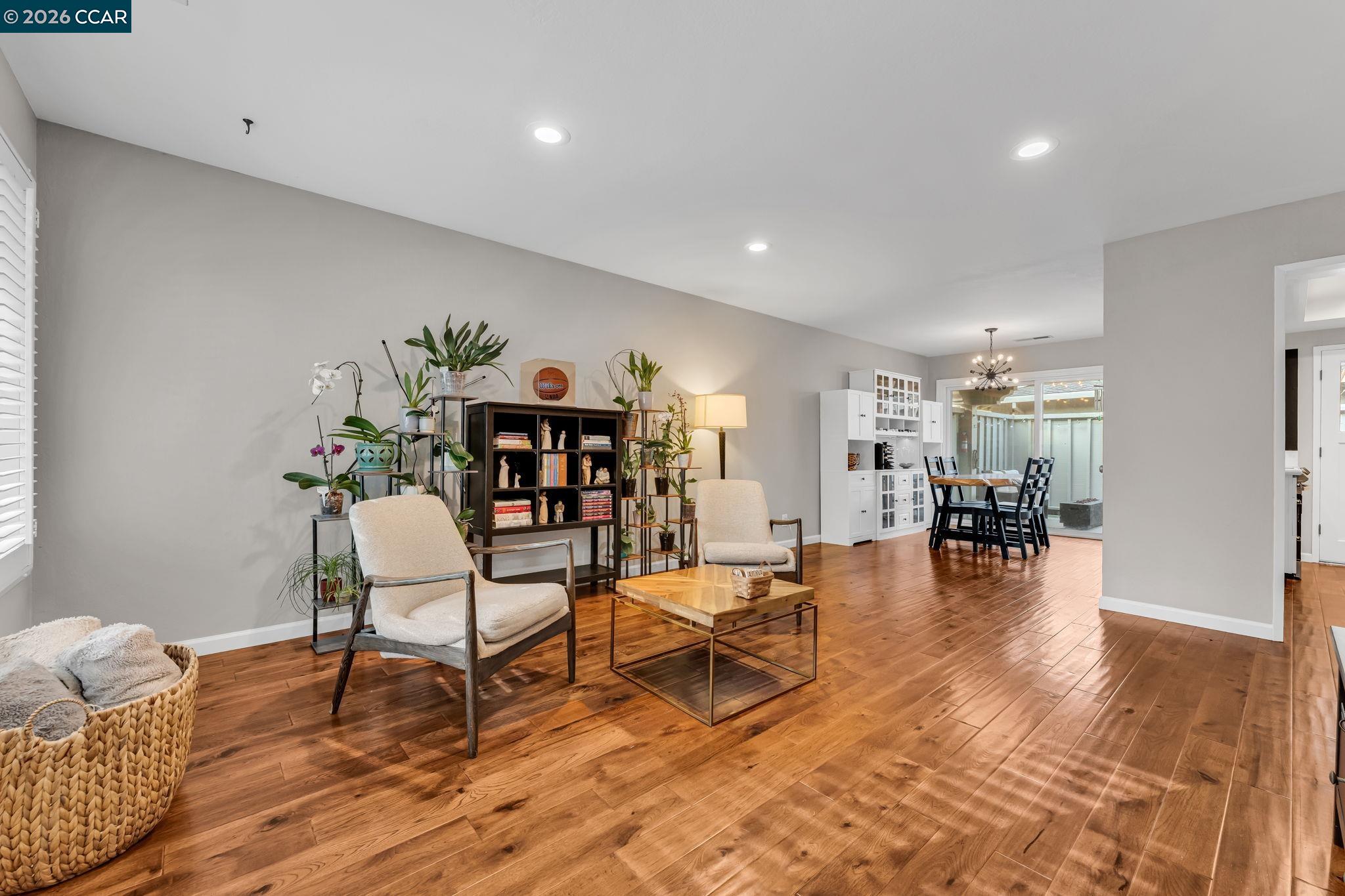 Photo #3: 41122313 Listing: Photo #3