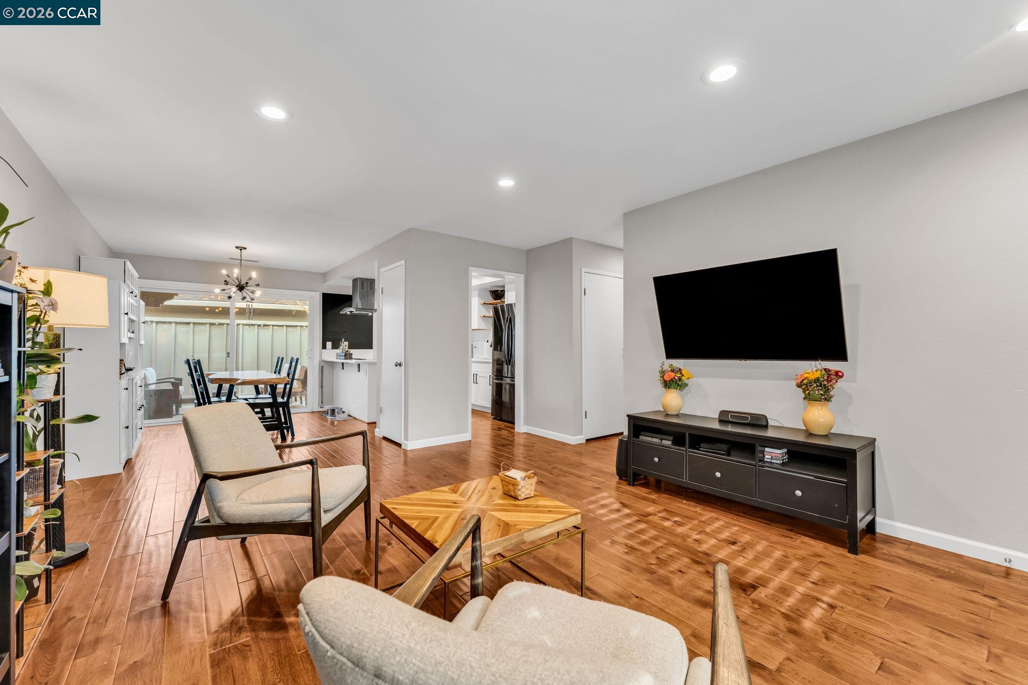 Photo #4: 41122313 Listing: Photo #4