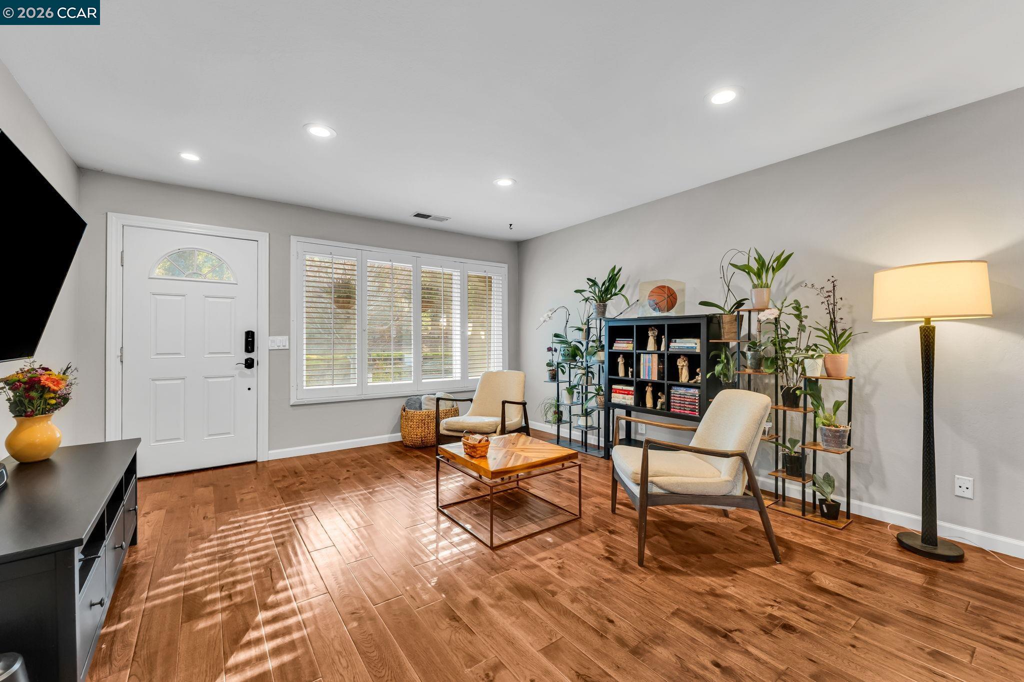 Photo #5: 41122313 Listing: Photo #5