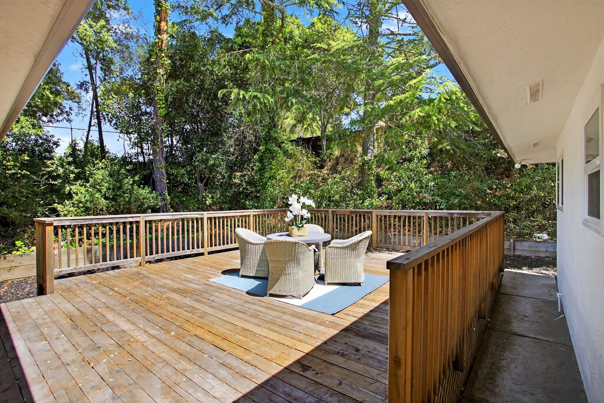 Detail Gallery Image 11 of 60 For 350 Elysian Fields Dr, Oakland,  CA 94605 - 3 Beds | 2 Baths