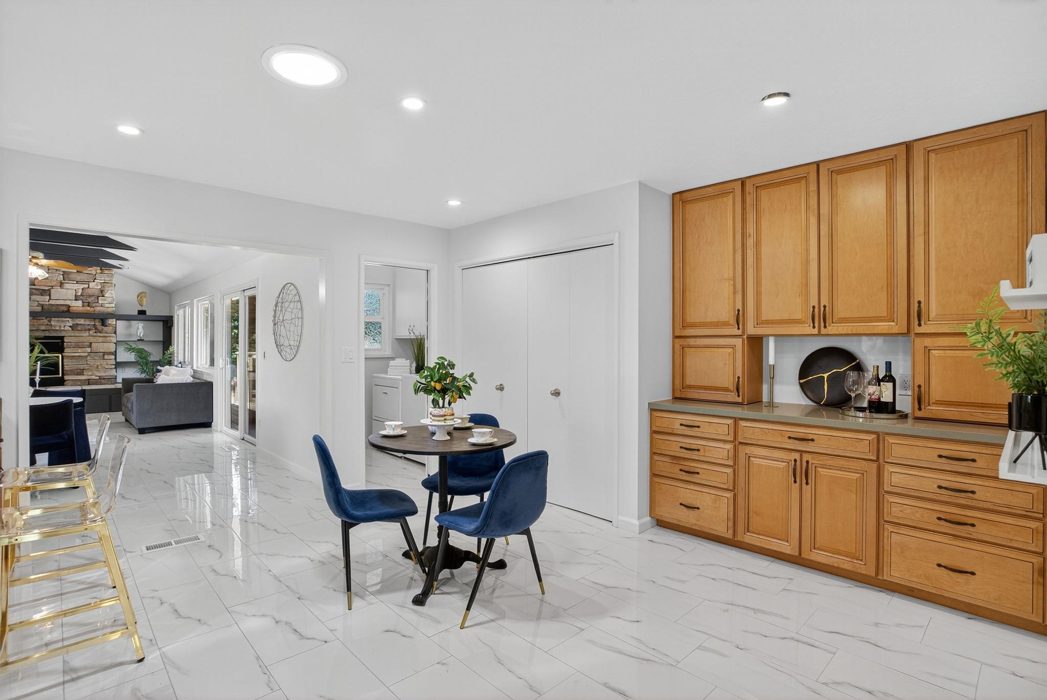 Detail Gallery Image 15 of 60 For 350 Elysian Fields Dr, Oakland,  CA 94605 - 3 Beds | 2 Baths