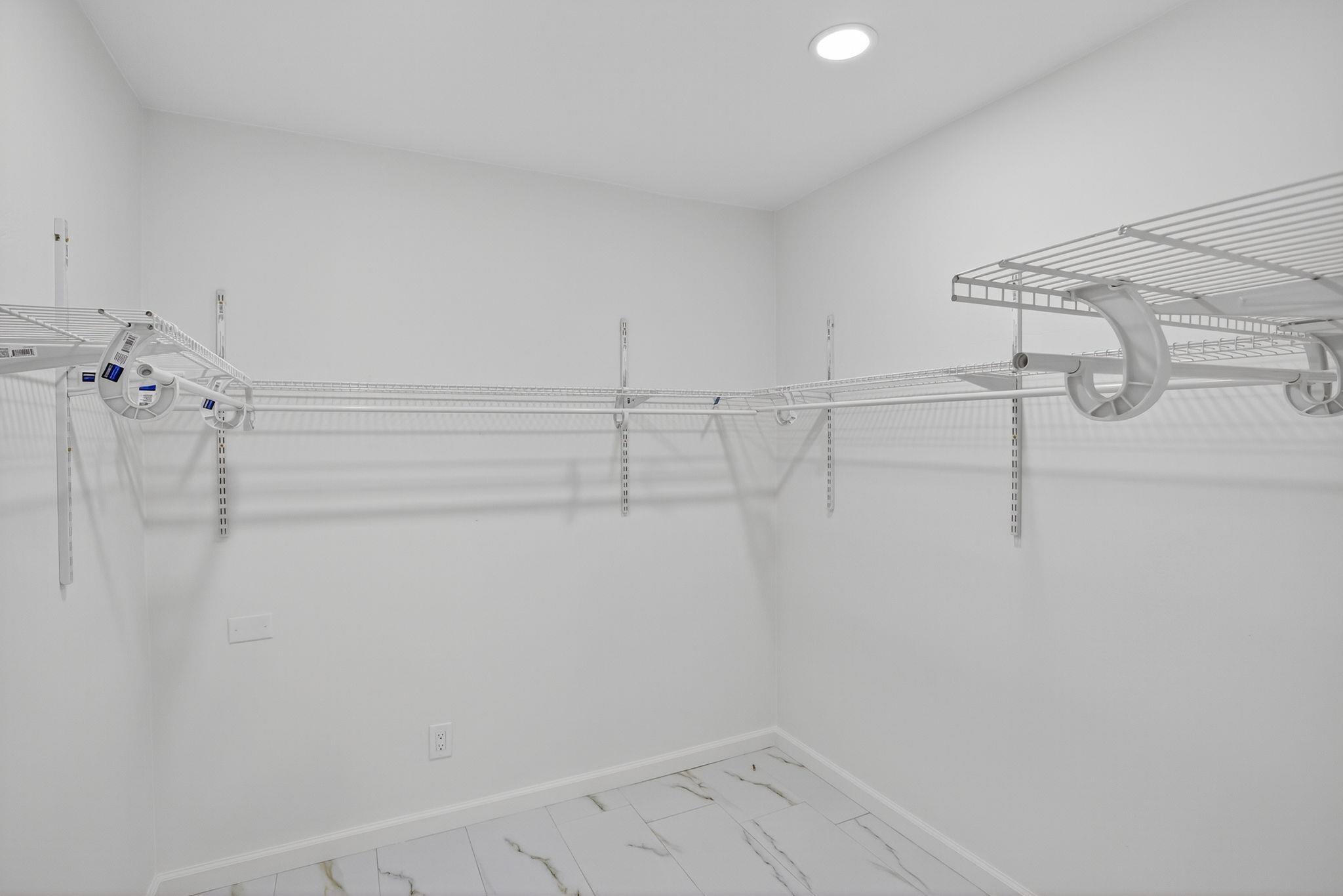 Detail Gallery Image 34 of 60 For 350 Elysian Fields Dr, Oakland,  CA 94605 - 3 Beds | 2 Baths