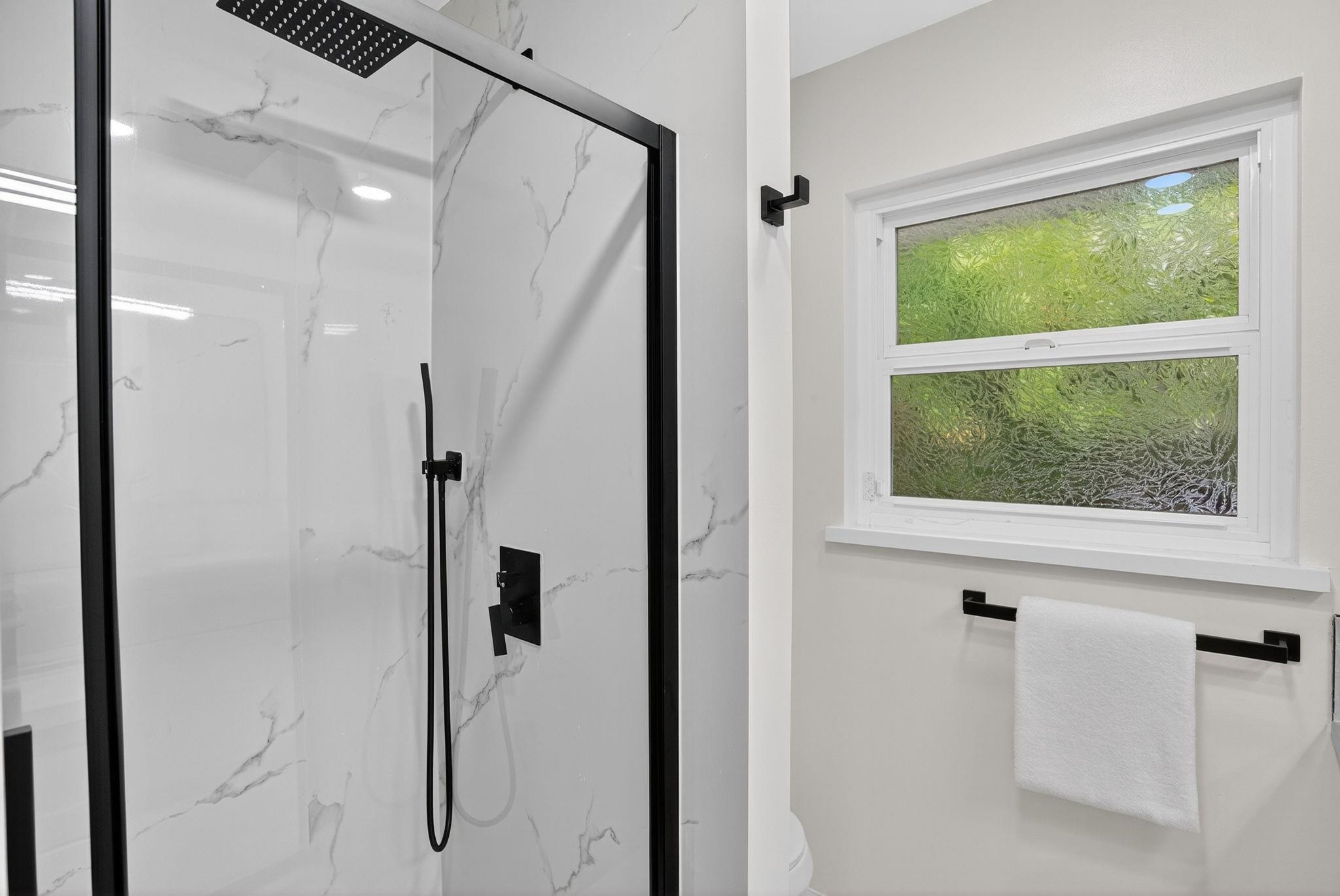 Detail Gallery Image 36 of 60 For 350 Elysian Fields Dr, Oakland,  CA 94605 - 3 Beds | 2 Baths