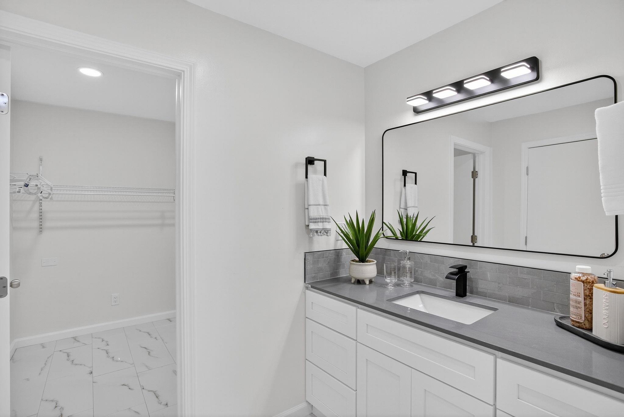 Detail Gallery Image 40 of 60 For 350 Elysian Fields Dr, Oakland,  CA 94605 - 3 Beds | 2 Baths