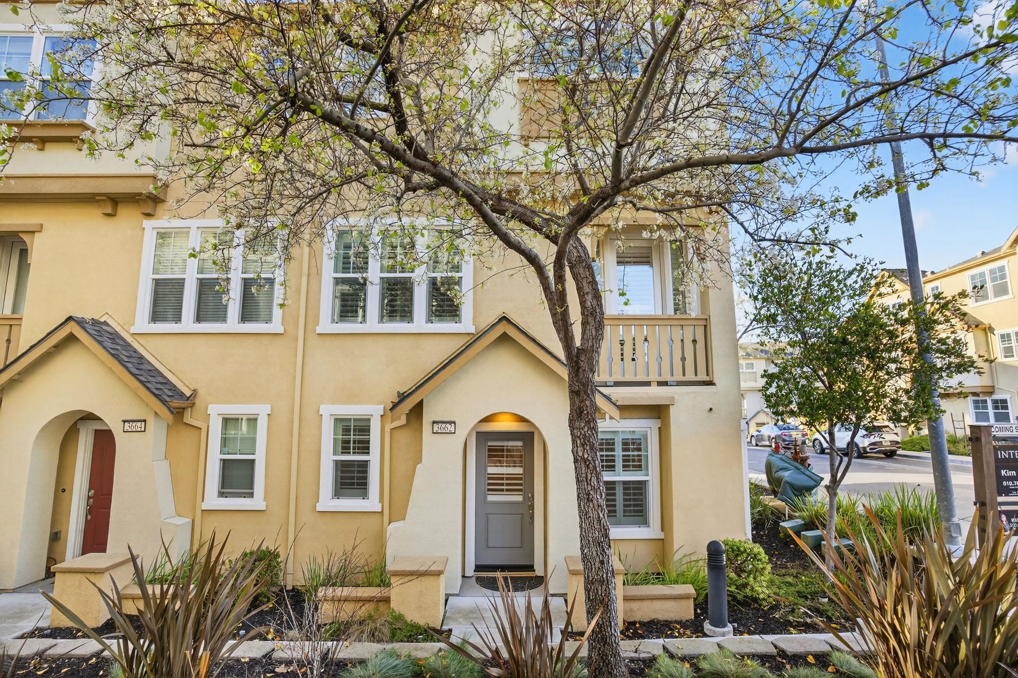 Front Image Thumbnail for BE41122316