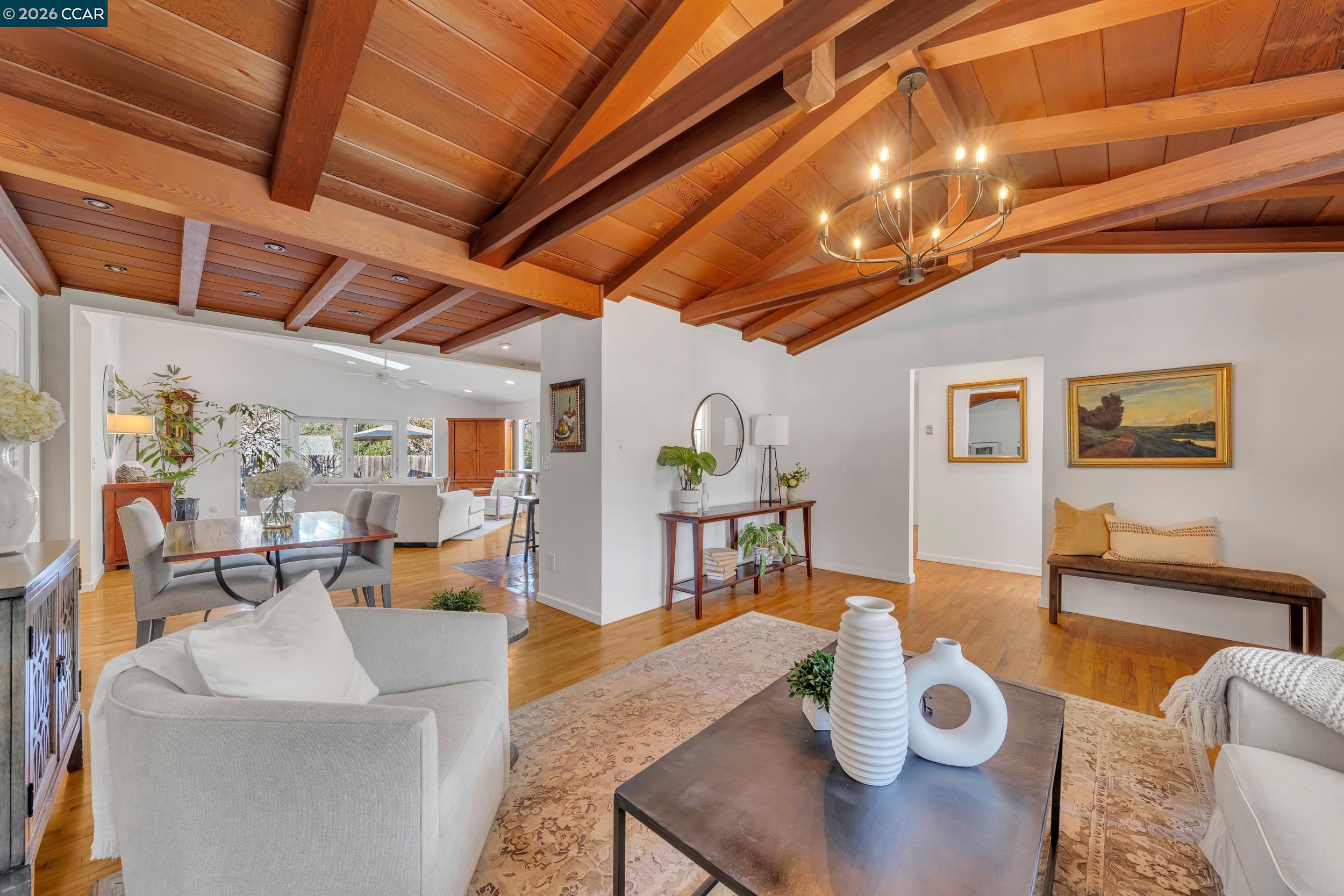 Detail Gallery Image 13 of 60 For 112 Danvilla Ct, Danville,  CA 94526 - 4 Beds | 2/1 Baths