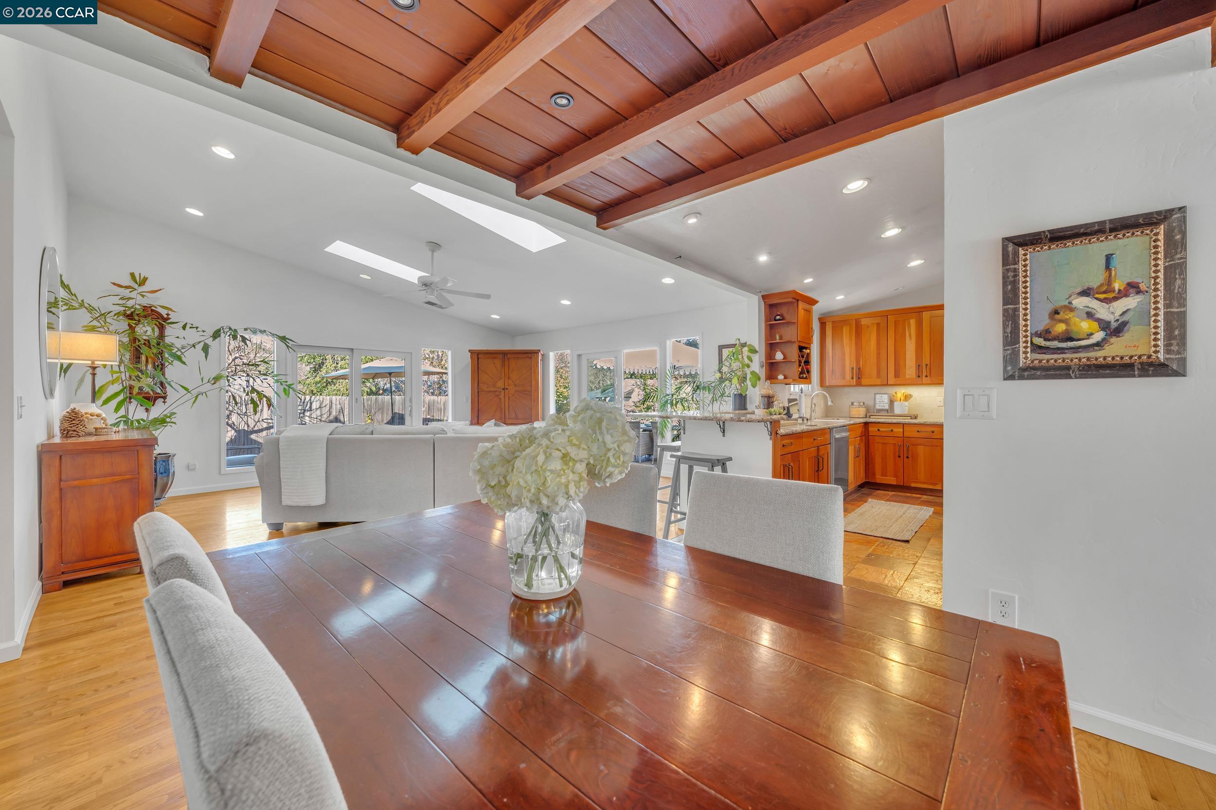 Detail Gallery Image 14 of 60 For 112 Danvilla Ct, Danville,  CA 94526 - 4 Beds | 2/1 Baths