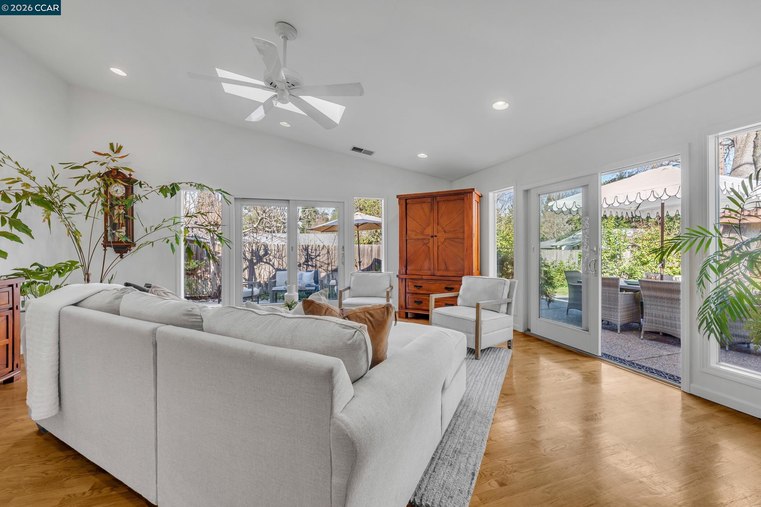 Detail Gallery Image 21 of 60 For 112 Danvilla Ct, Danville,  CA 94526 - 4 Beds | 2/1 Baths