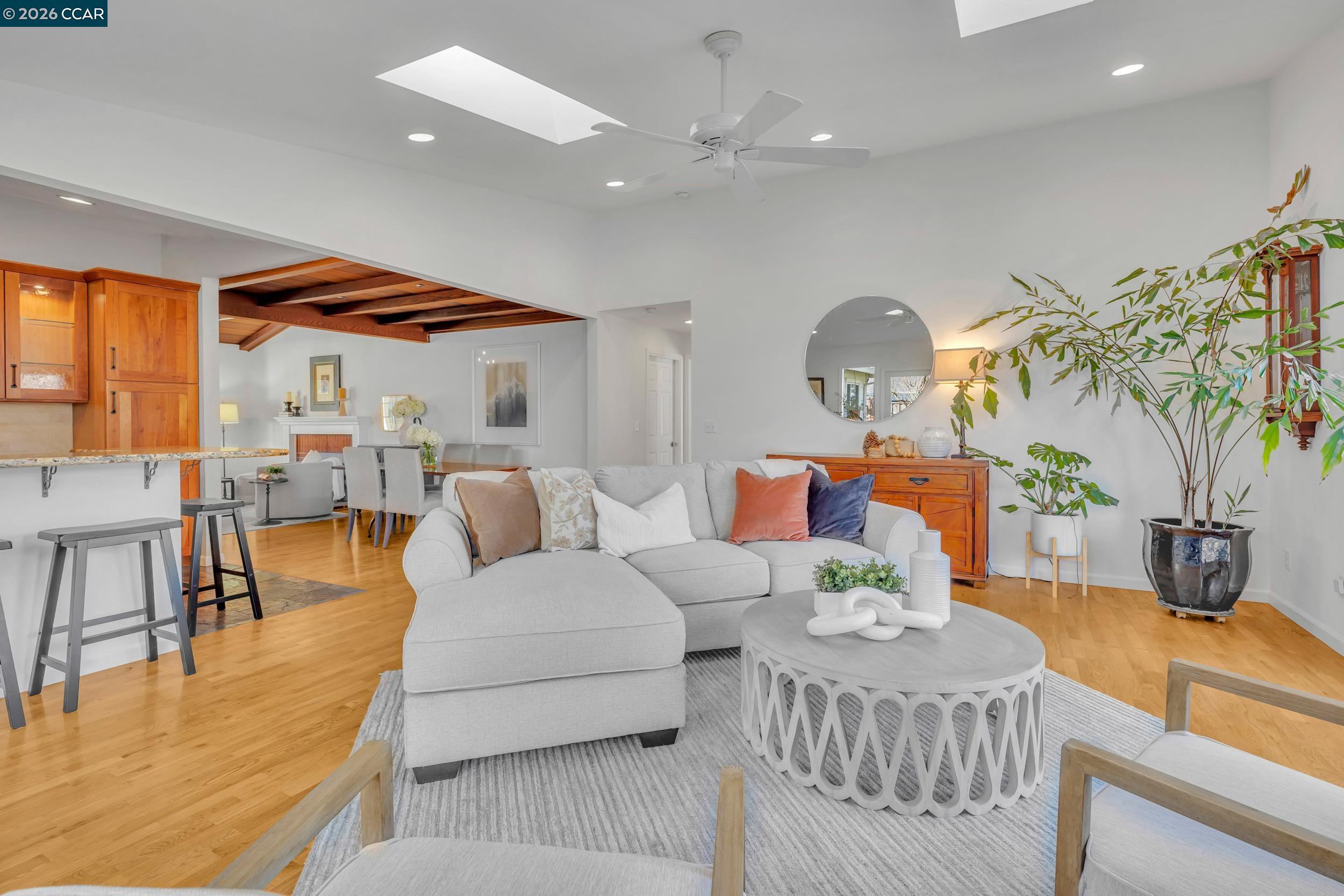 Detail Gallery Image 22 of 60 For 112 Danvilla Ct, Danville,  CA 94526 - 4 Beds | 2/1 Baths