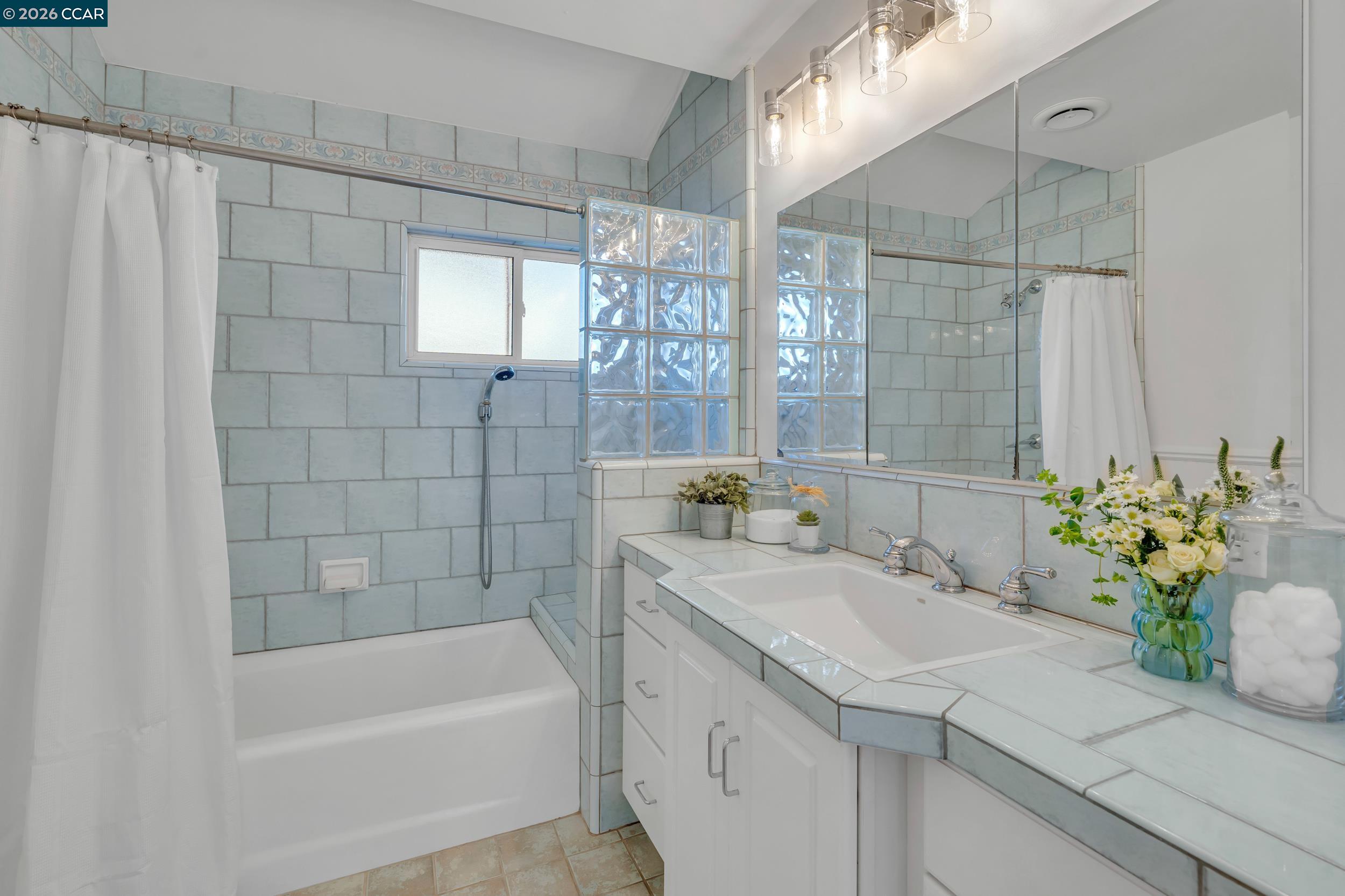 Detail Gallery Image 32 of 60 For 112 Danvilla Ct, Danville,  CA 94526 - 4 Beds | 2/1 Baths