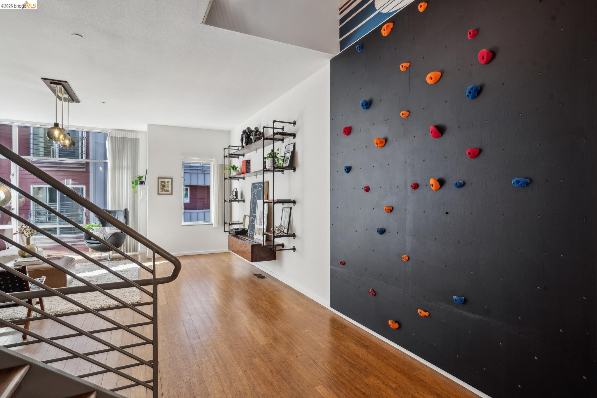 Detail Gallery Image 12 of 44 For 4067 Shafter Ave, Oakland,  CA 94609 - 3 Beds | 3/1 Baths