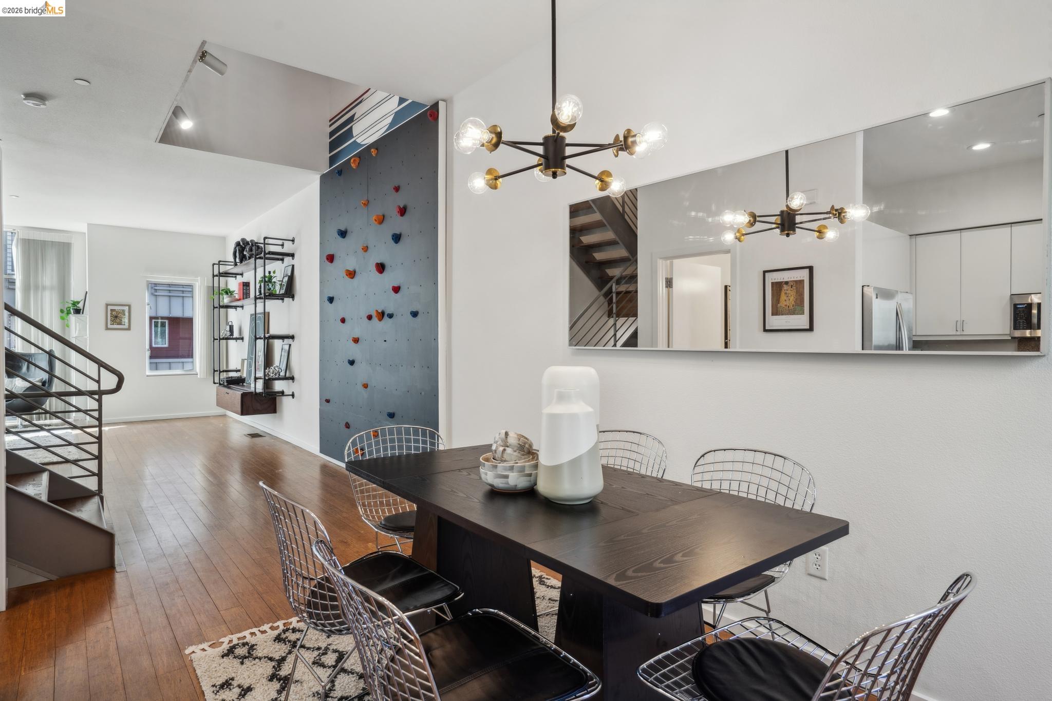 Detail Gallery Image 14 of 44 For 4067 Shafter Ave, Oakland,  CA 94609 - 3 Beds | 3/1 Baths