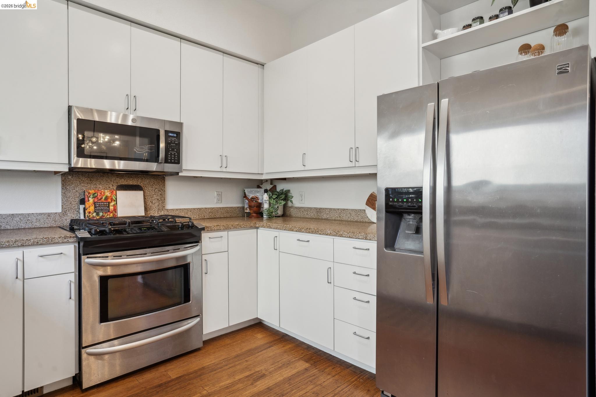 Detail Gallery Image 19 of 44 For 4067 Shafter Ave, Oakland,  CA 94609 - 3 Beds | 3/1 Baths