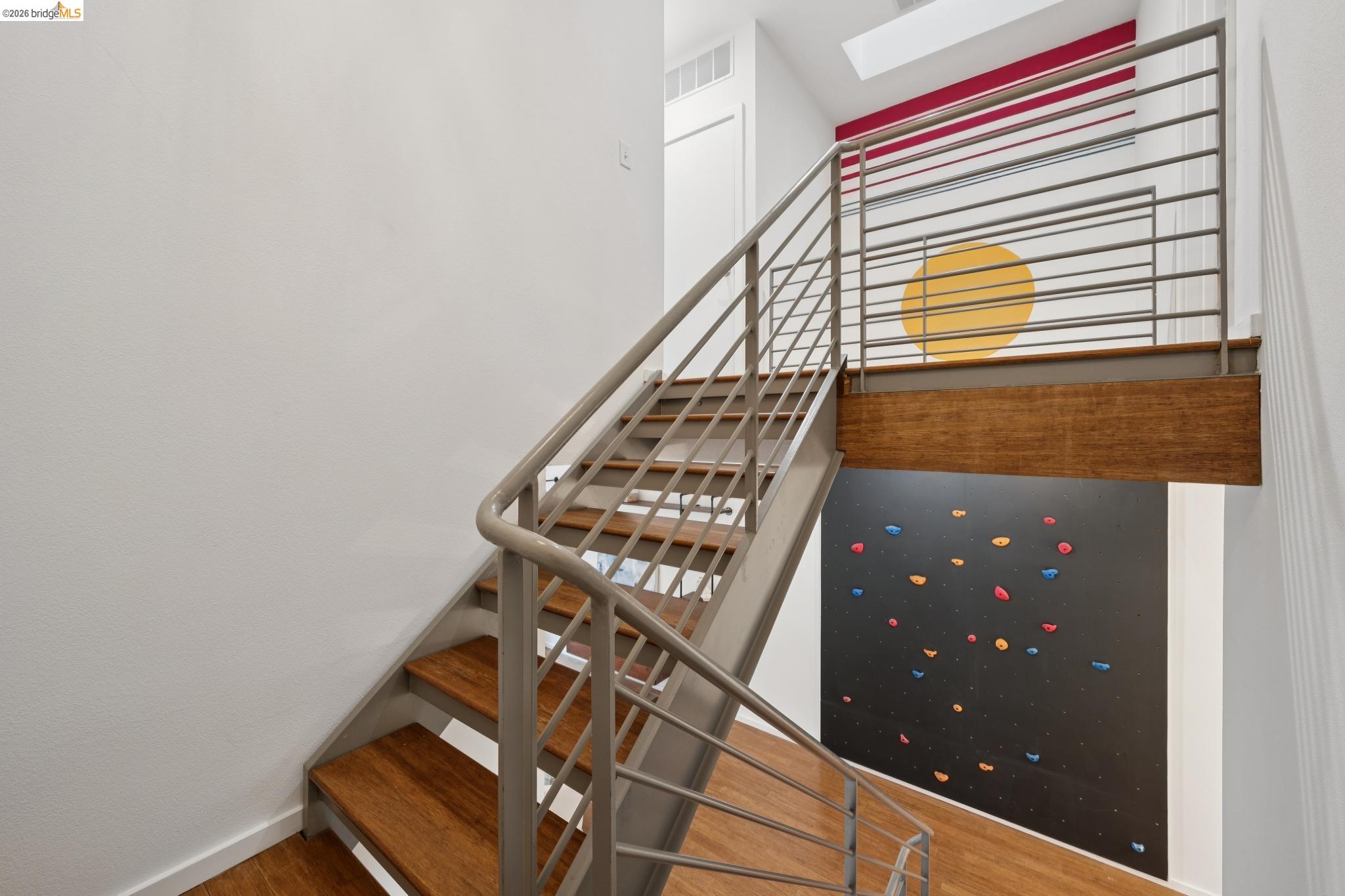 Detail Gallery Image 21 of 44 For 4067 Shafter Ave, Oakland,  CA 94609 - 3 Beds | 3/1 Baths