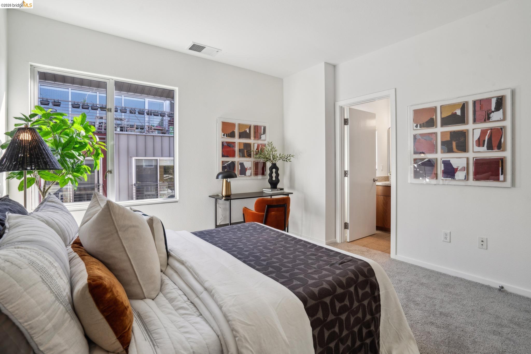 Detail Gallery Image 33 of 44 For 4067 Shafter Ave, Oakland,  CA 94609 - 3 Beds | 3/1 Baths