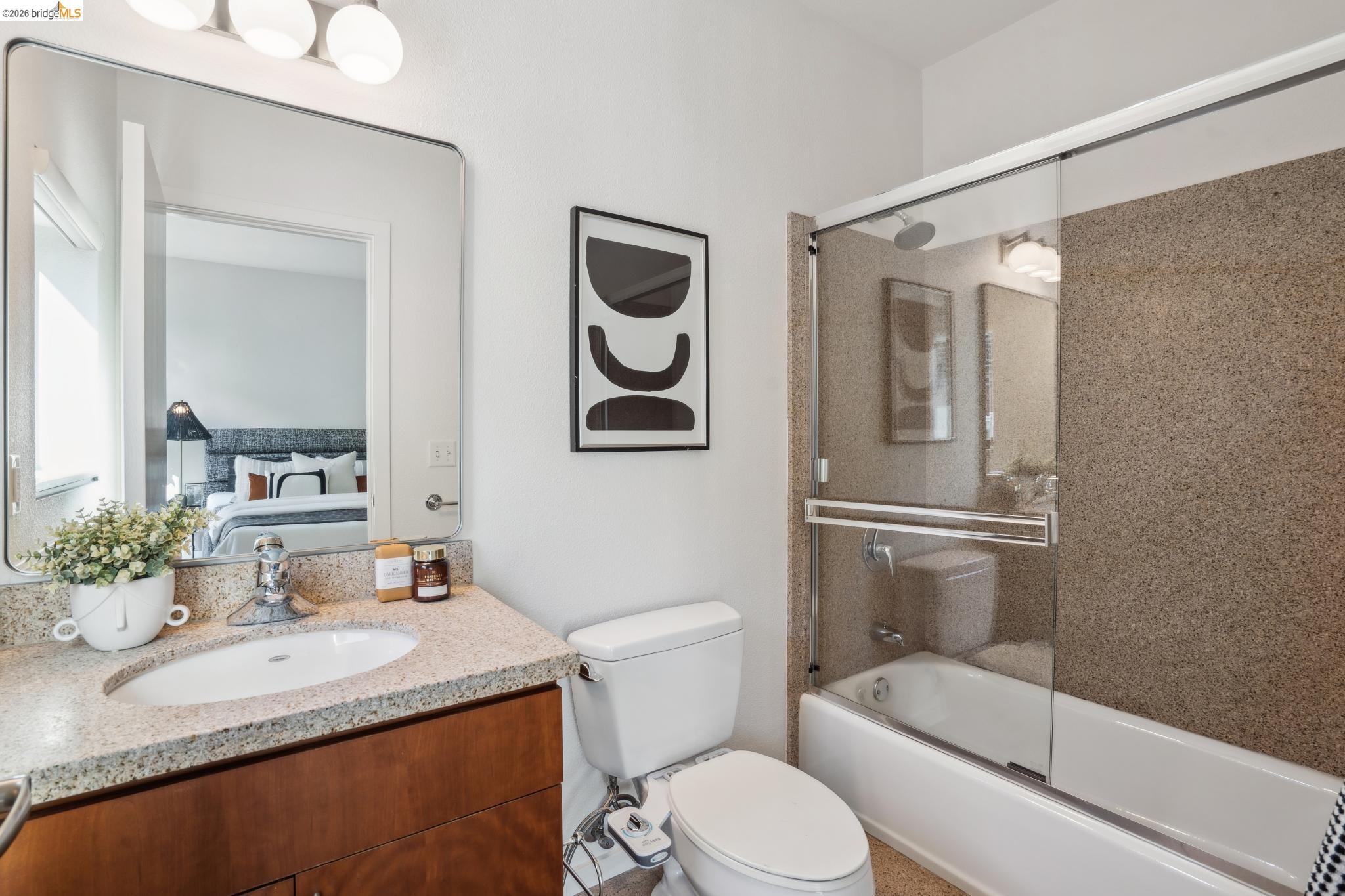 Detail Gallery Image 34 of 44 For 4067 Shafter Ave, Oakland,  CA 94609 - 3 Beds | 3/1 Baths