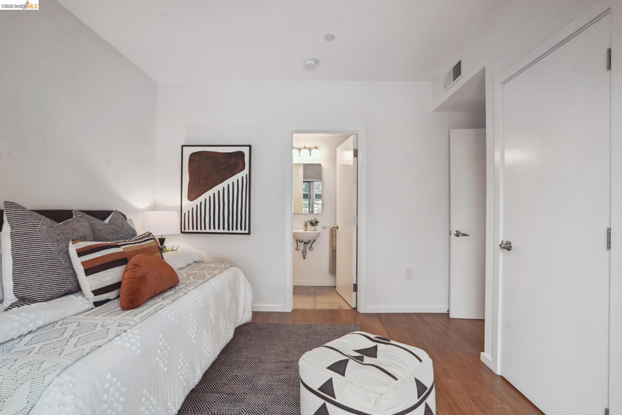 Detail Gallery Image 35 of 44 For 4067 Shafter Ave, Oakland,  CA 94609 - 3 Beds | 3/1 Baths