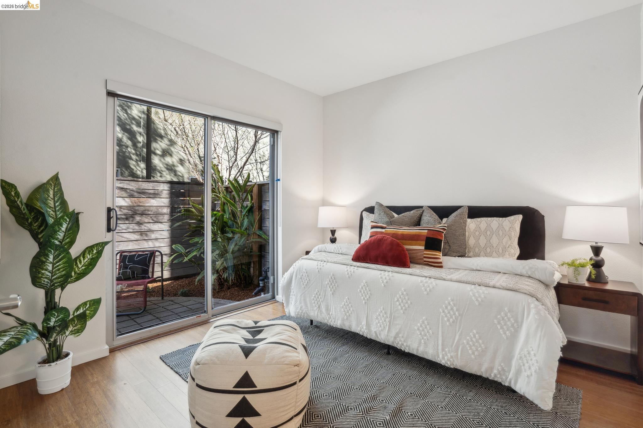 Detail Gallery Image 36 of 44 For 4067 Shafter Ave, Oakland,  CA 94609 - 3 Beds | 3/1 Baths